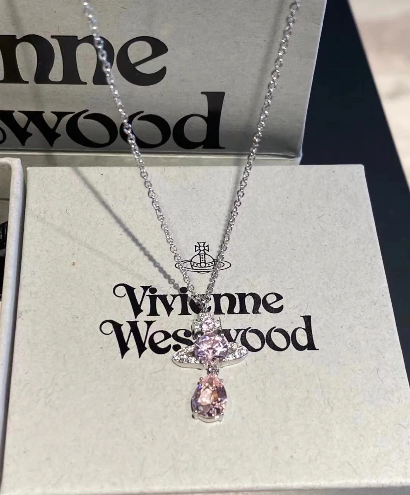 高品质西太后项链vivienne westwood英国时装设计师，时装的朋克之母！时尚潮流风格，品质强大