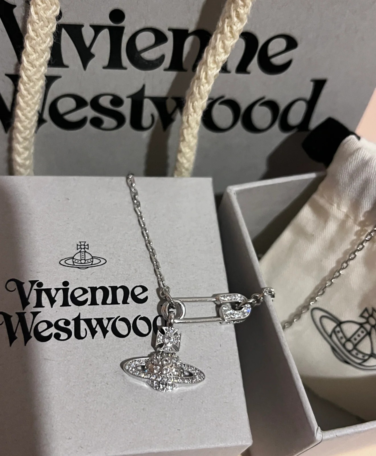 高品质西太后项链vivienne westwood英国时装设计师，时装的朋克之母！时尚潮流风格，品质强大