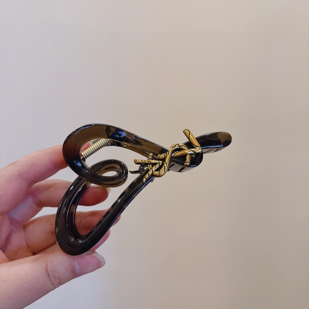 YSL New Hair Coffee Clip, Black Claw Clip 12 a1710575411915 7432