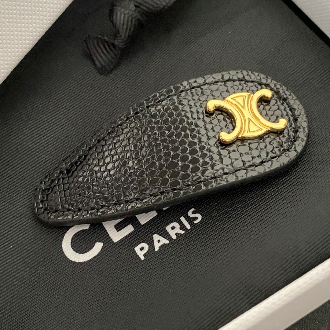 Celine Celestial Hair Clip: Star & Moon Motif with Crystal Embellishments 17 a1747724880981 8124