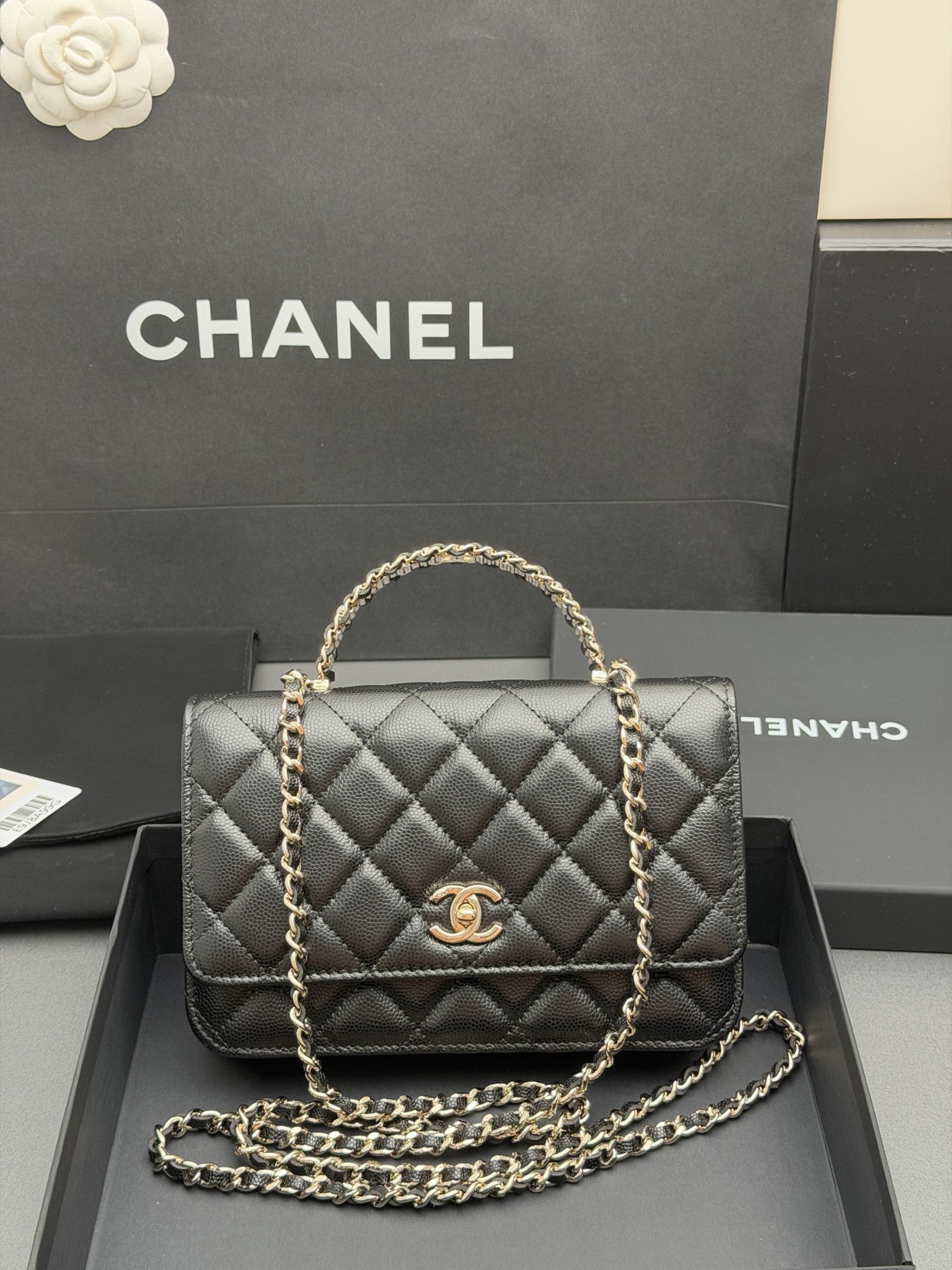 NO:894653,Special grade original leather 26C series WOC pearl hand chain bag: 20cm, fashionable and classic, timeless, elegant and refined, can store various small daily necessities, suitable for various occasions. Leather material imported from the factory cowhide caviar Hardware all steel light gold Sizew20xh12.5xd4cm (including handle height 18cm) Model AP Color: black/small ball/light gold, CHANEL, chanel, cowhide19860909特级 原厂皮 26C系列 WOC珍珠手挽链条包 :20cm 时尚与经典融为一体,永不过时 ,高雅精致,可收纳各种小件日常用品,适合各种场合. 皮料原厂进口牛皮鱼子酱 五金全钢浅金 Sizew20xh12.5xd4cm(含手挽高18cm) 型号AP 颜色:黑色/小球/浅金,CHANEL,chanel,cowhide,Bag