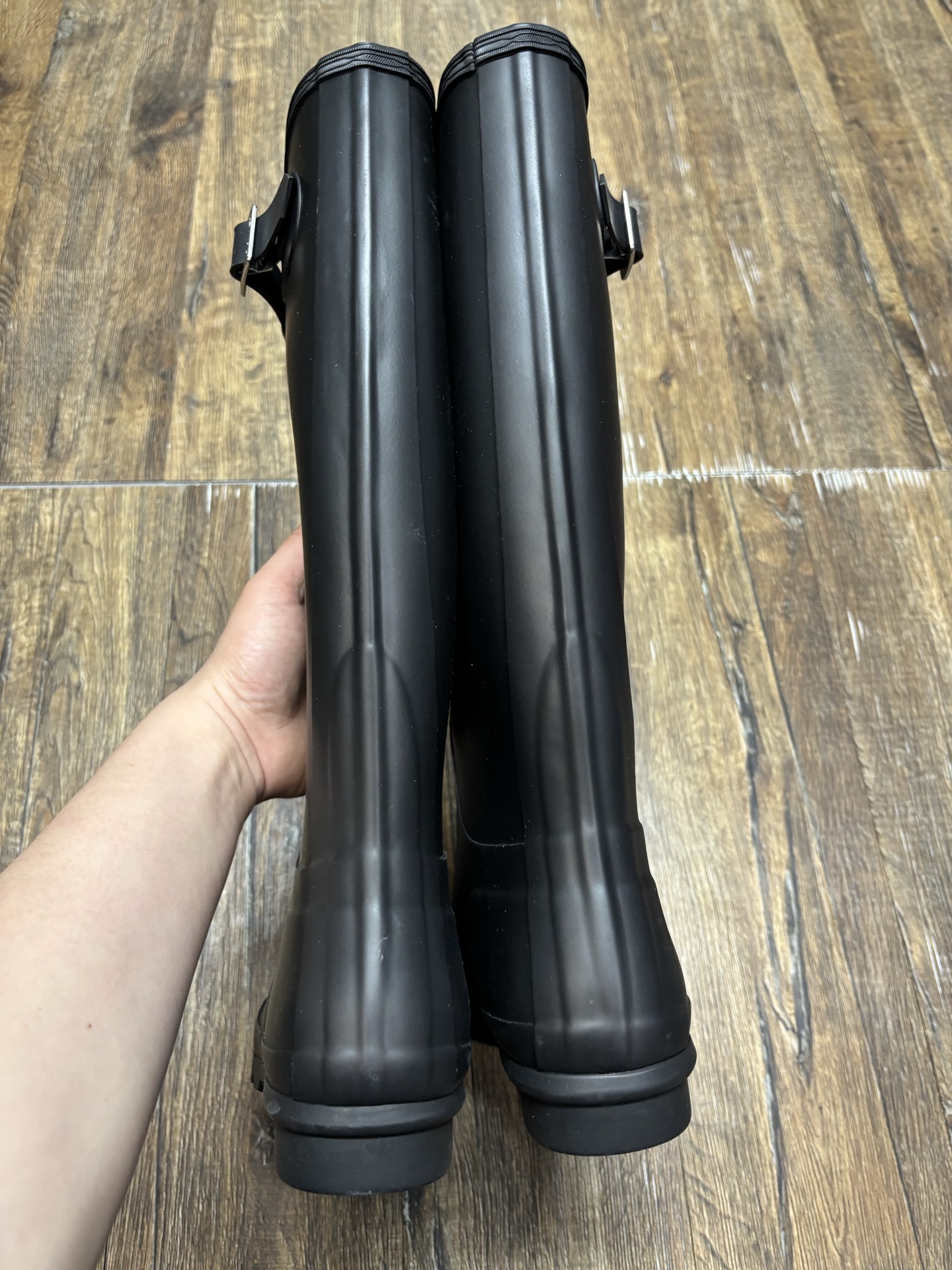 Hunter Women's Original Tall Rain Boots: Waterproof & Stylish 6 i1740463902481 2861 0 3