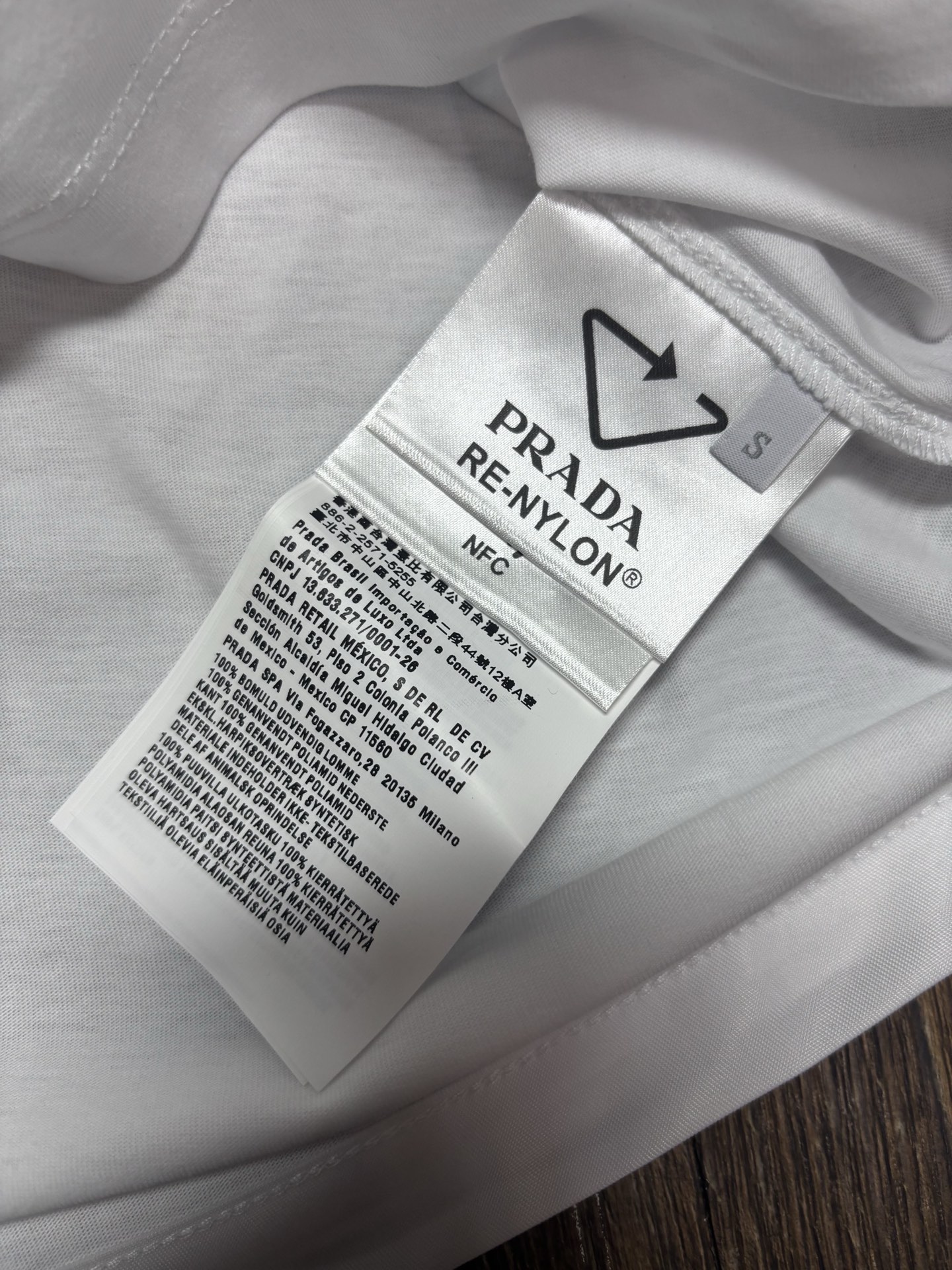 Pradaa Unisex Pocket T-Shirt - Relaxed Fit, Stylish Design 8 i1744268676622 3715 0 6
