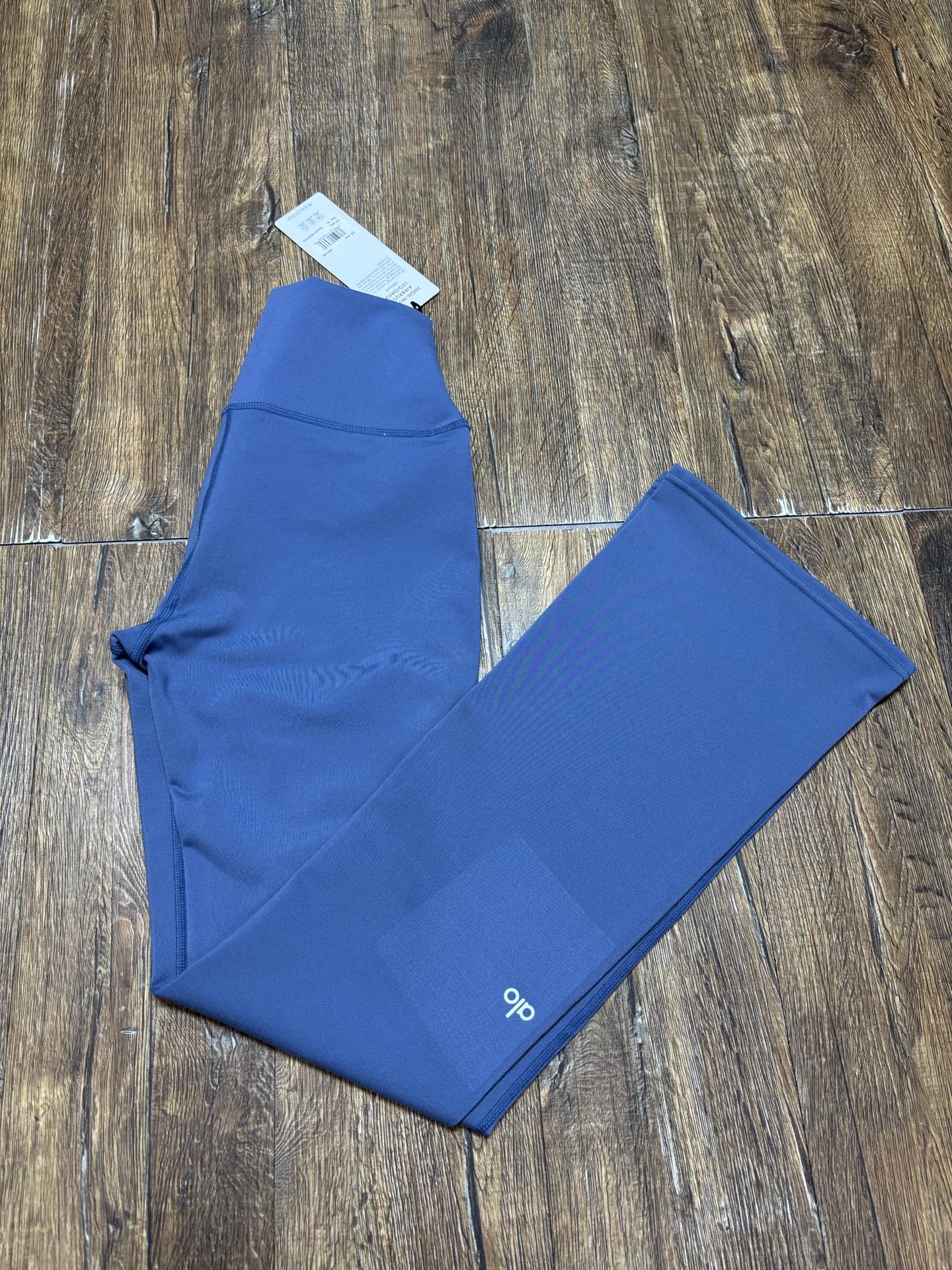 ALO Yoga High-Waist Flare Pant for Women | Airbrush Fabric | XS S M L 4 i1745135171193 7418 0 2