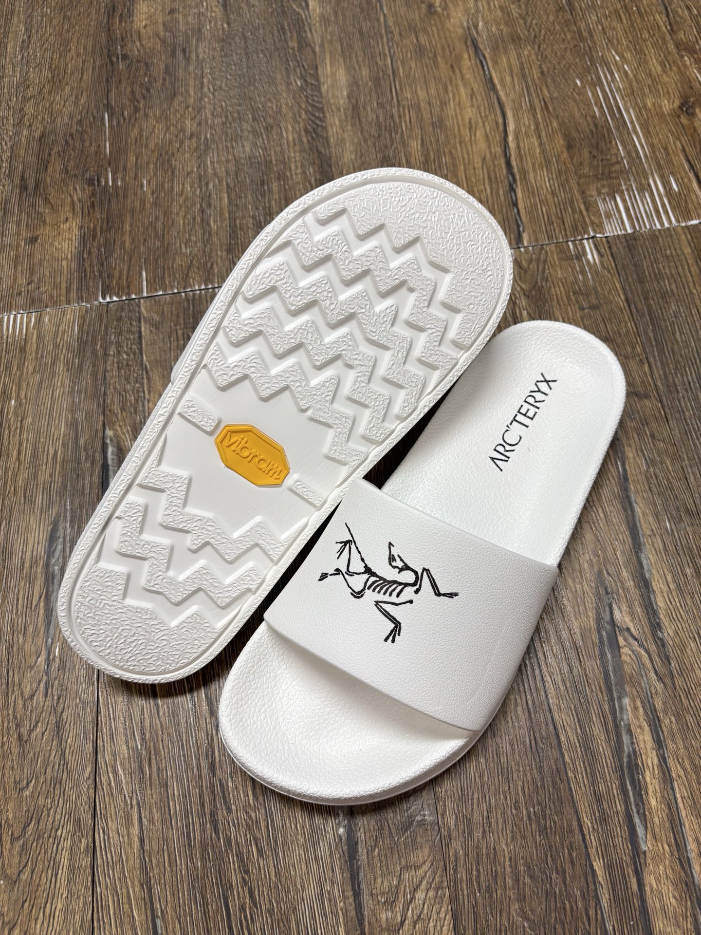 Arc'teryx Men's and Women's Slide Sandal with Vibram Sole - Comfort and Style 6 i1746342895166 4132 0 4