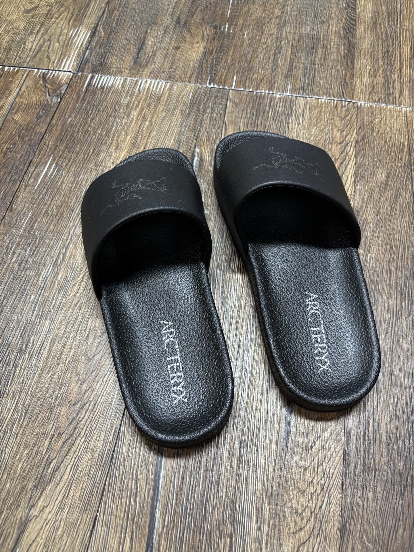 Arc'teryx Men's and Women's Slide Sandals with Vibram Sole - Sizes 35-46 4 i1746343161506 5674 0 2