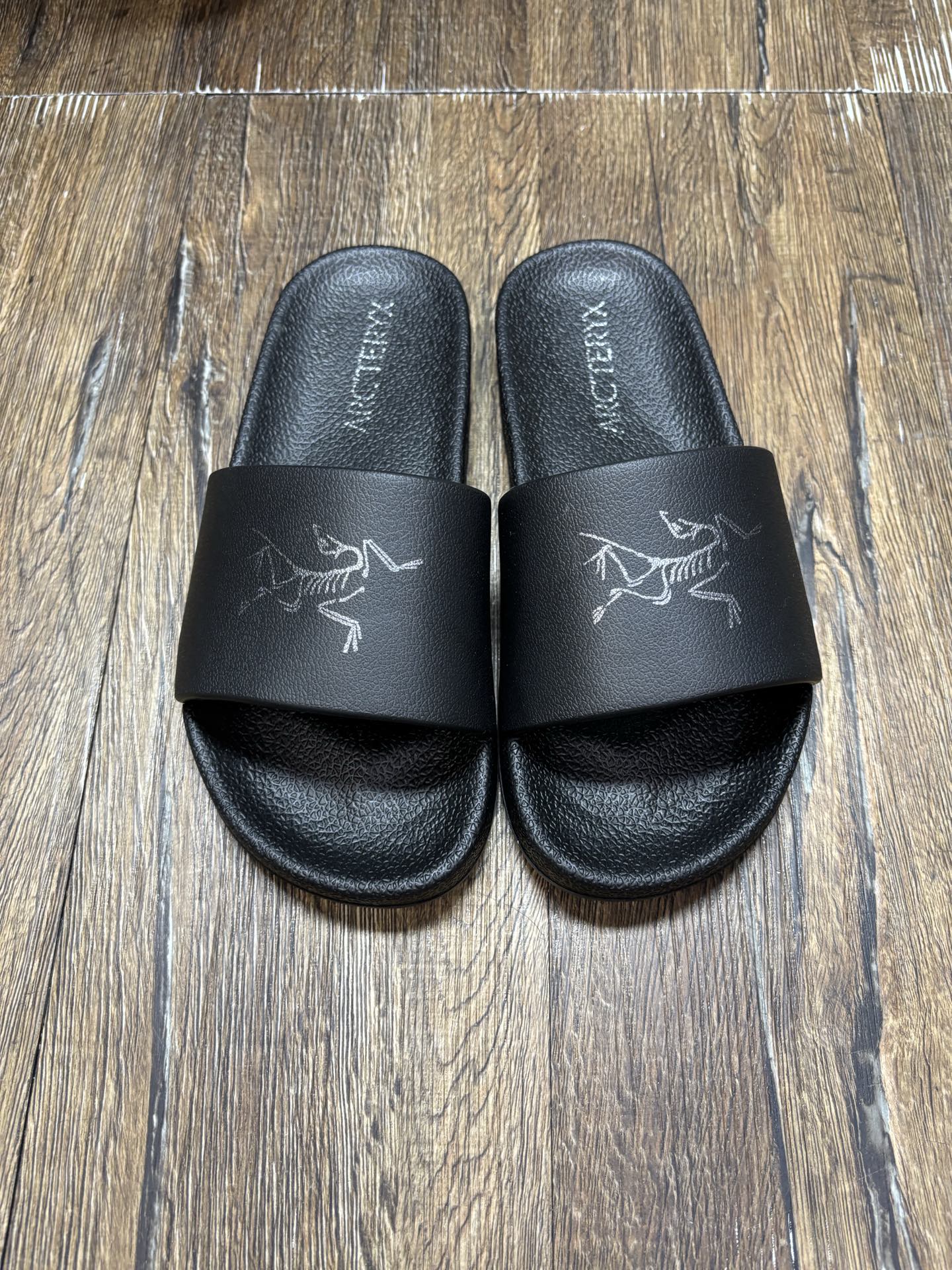 Arc'teryx Men's and Women's Slide Sandals with Vibram Sole - Sizes 35-46 3 i1746343161533 3203 0 1