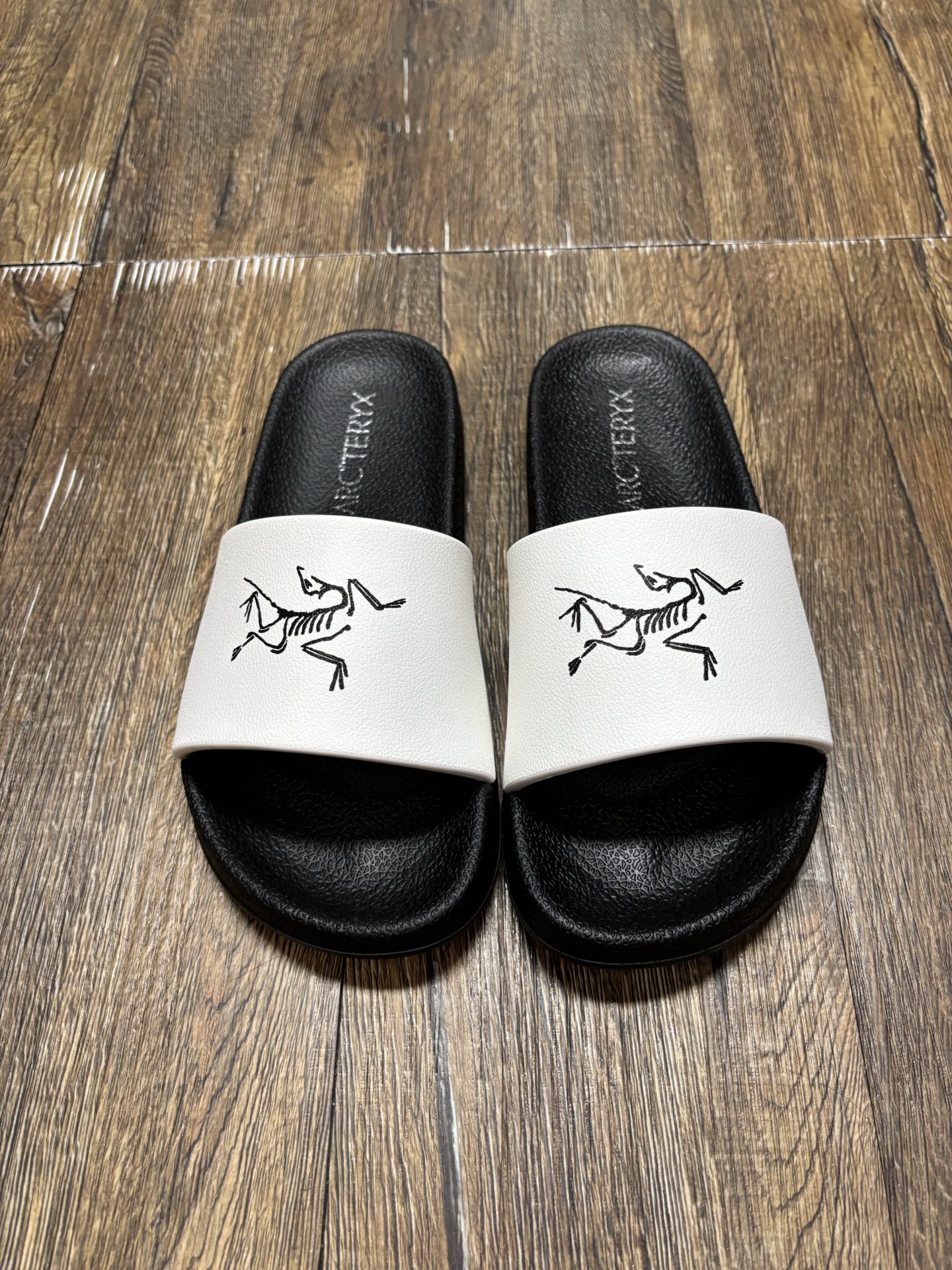 Arc'teryx Unisex Slides with Vibram Sole - Sizes 35/36 to 45/46 3 i1746343183843 7489 0 1