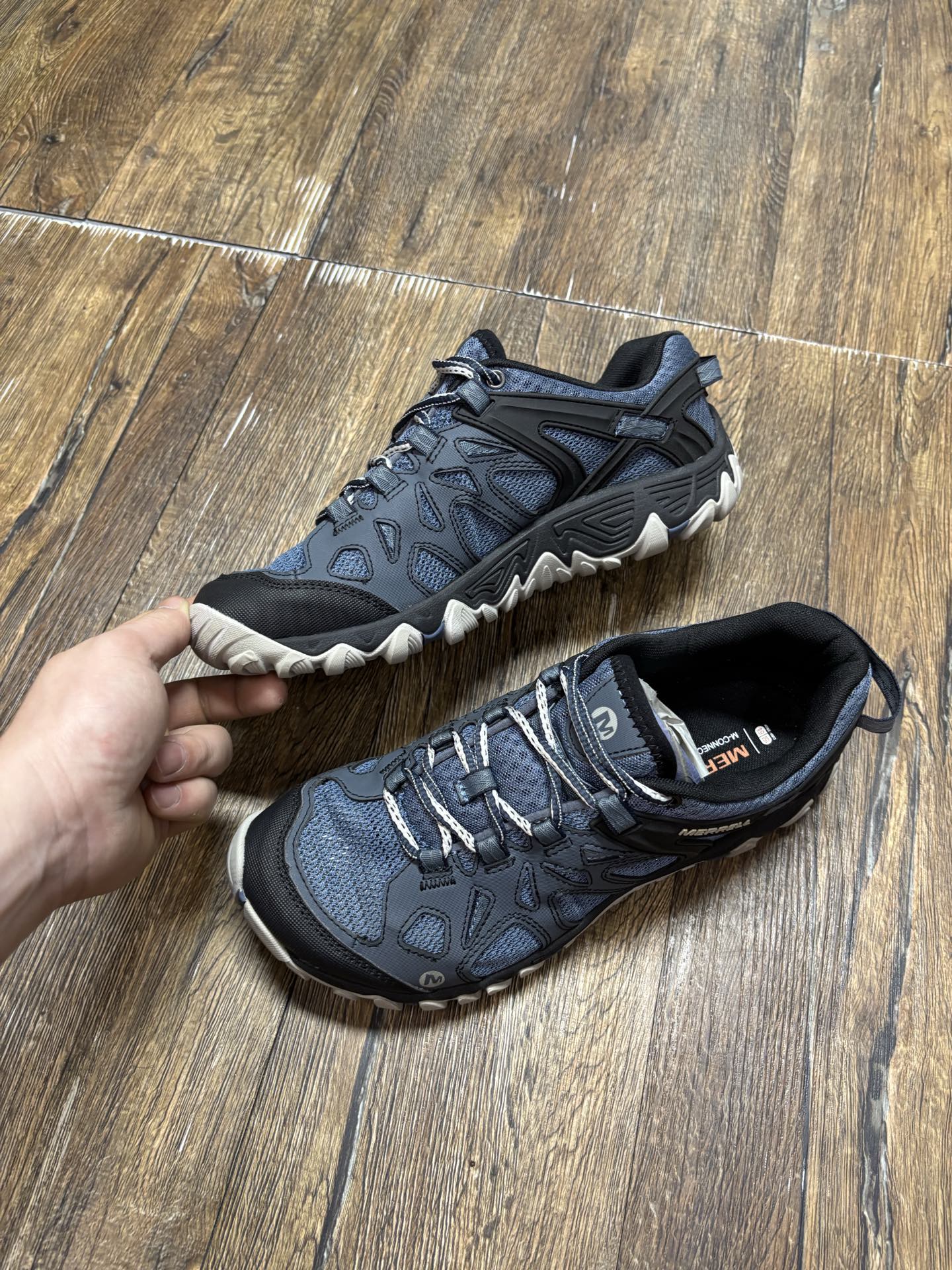 Merrell Moab 3: Lightweight & Durable Hiking Shoes for Men & Women 5 i1746692232172 1954 0 3