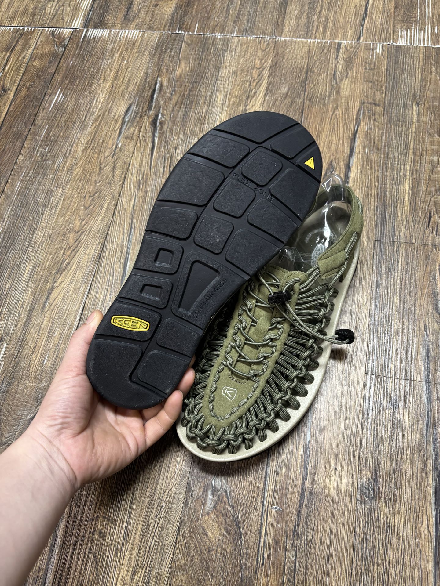 KEEN Uneek Woven Water Shoes - Men's & Women's - Various Sizes 7 i1747038887666 5184 0 5