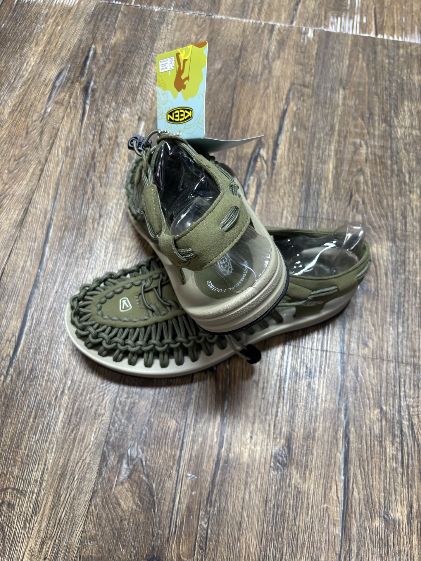 KEEN Uneek Woven Water Shoes - Men's & Women's - Various Sizes 6 i1747038887669 4156 0 4