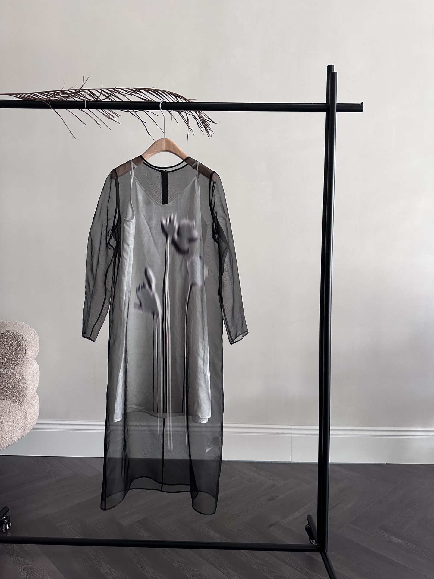 2024新款流行漂亮设计感小众黑色网纱连衣裙两件套装 复古时髦洋气十足 SML
