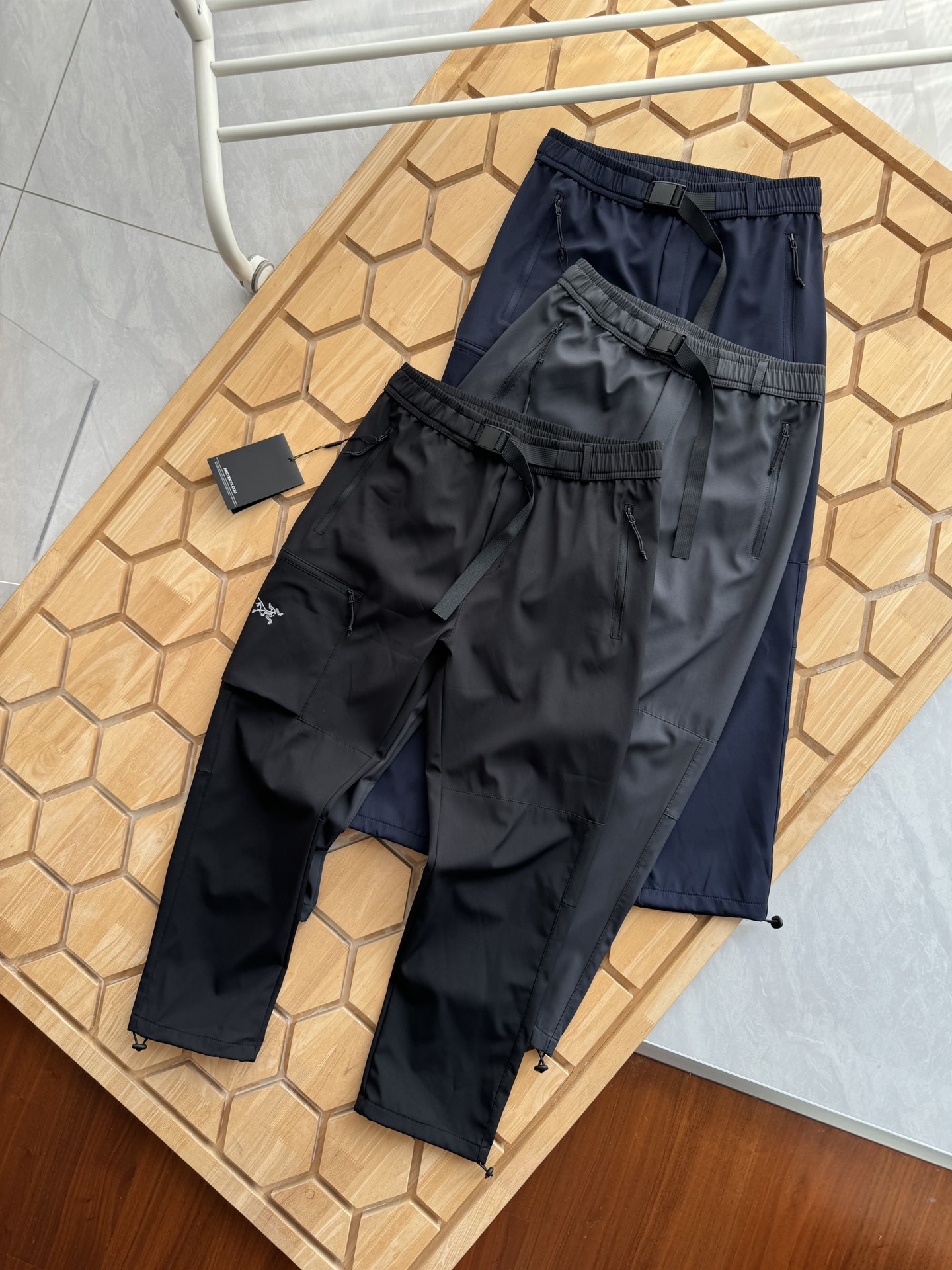 Arcteryx Kleidung Pants & Hosen Online Replik
 Schwarz Grau Stickerei Frühling/Herbst Kollektion Lässig