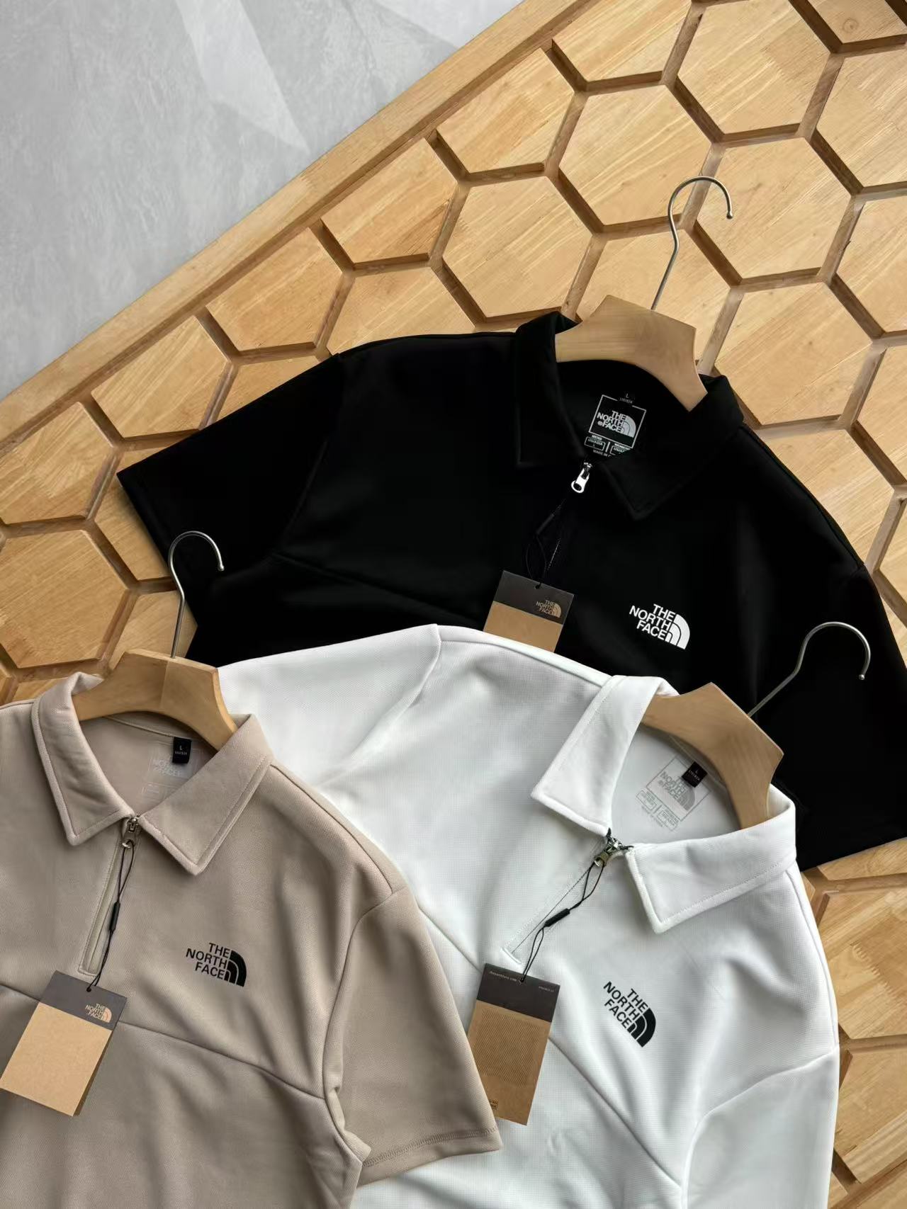 The North Face Polo de Verano con Media Cremallera para Hombre 3 i1745923234035 9757 0 1