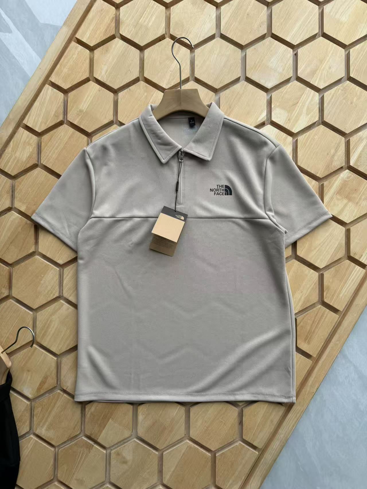The North Face Polo de Verano con Media Cremallera para Hombre 7 i1745923234886 9060 0 5