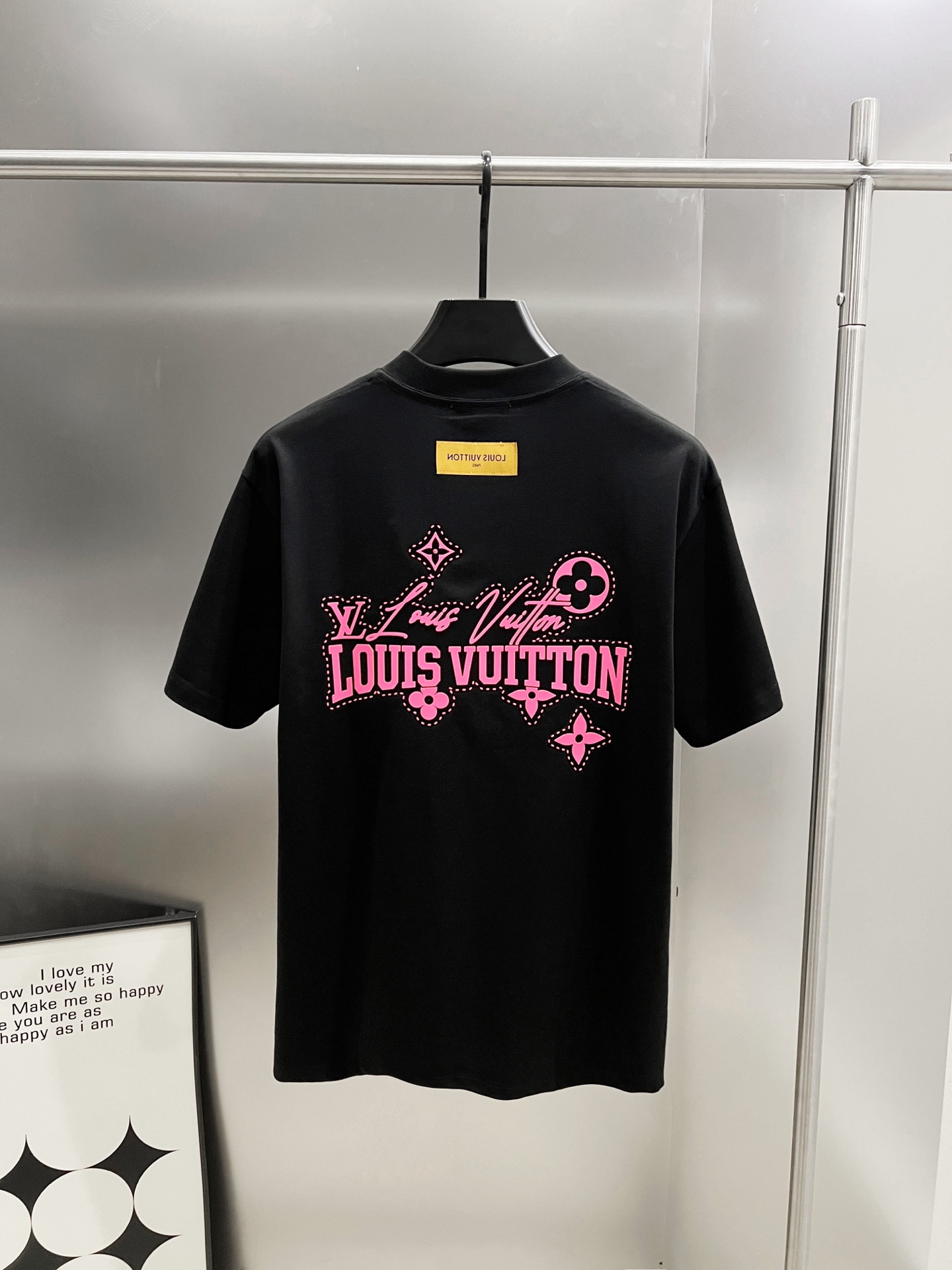Louis Vuitton 2025 Spring/Summer Black Cotton T-Shirt with Pink Logo