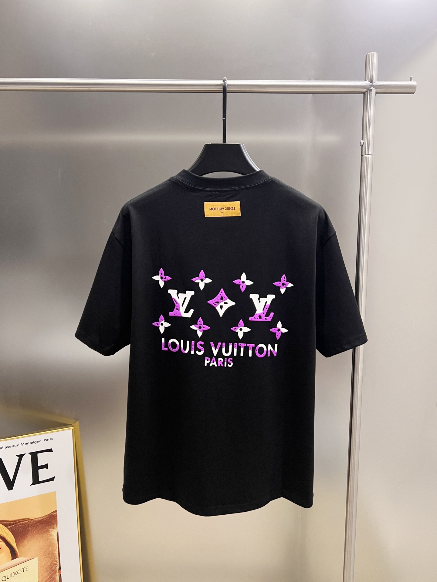 Louis Vuitton 2025 Spring/Summer Black T-Shirt with Classic Logo Print