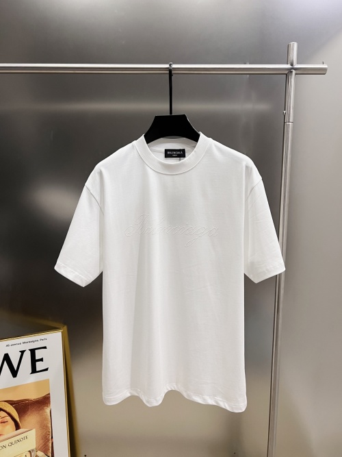 Balenciaga 2025 New Round Neck Short Sleeve T-shirt Unisex Loose Fit 1 Balenciaga 2025 New Round Neck Short Sleeve T-shirt Unisex Loose Fit