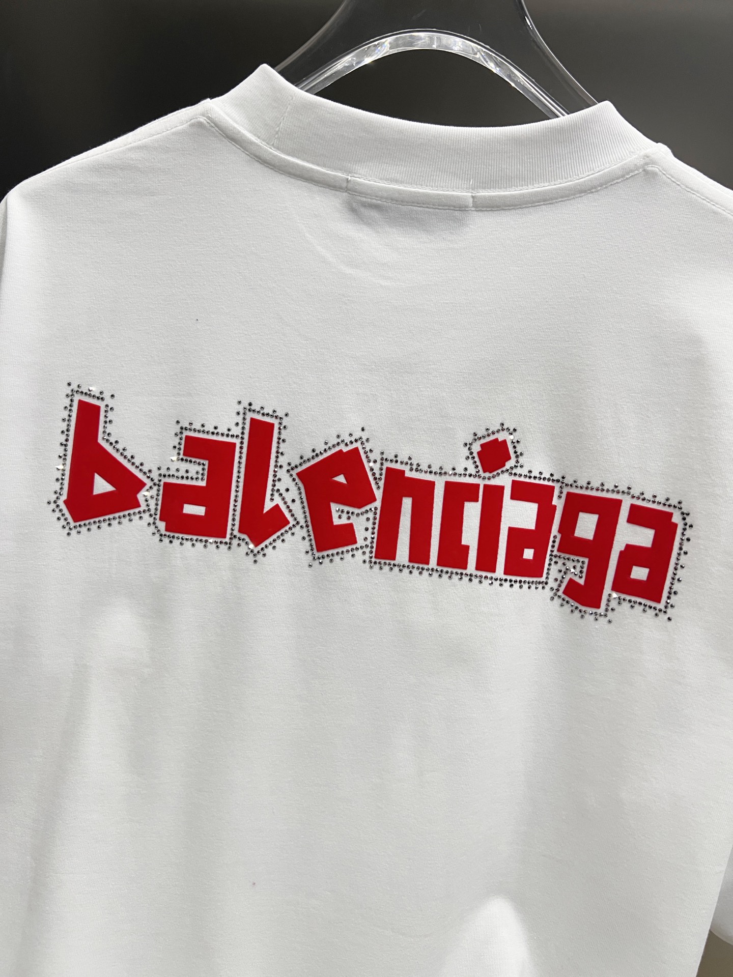 Balenciaga BAL 巴黎世家 2025秋冬新款 短袖T恤 logo印花+烫钻工艺 宽松版 S M L XL XXL 五个码 颜色：黑色 白色 安哥拉红
