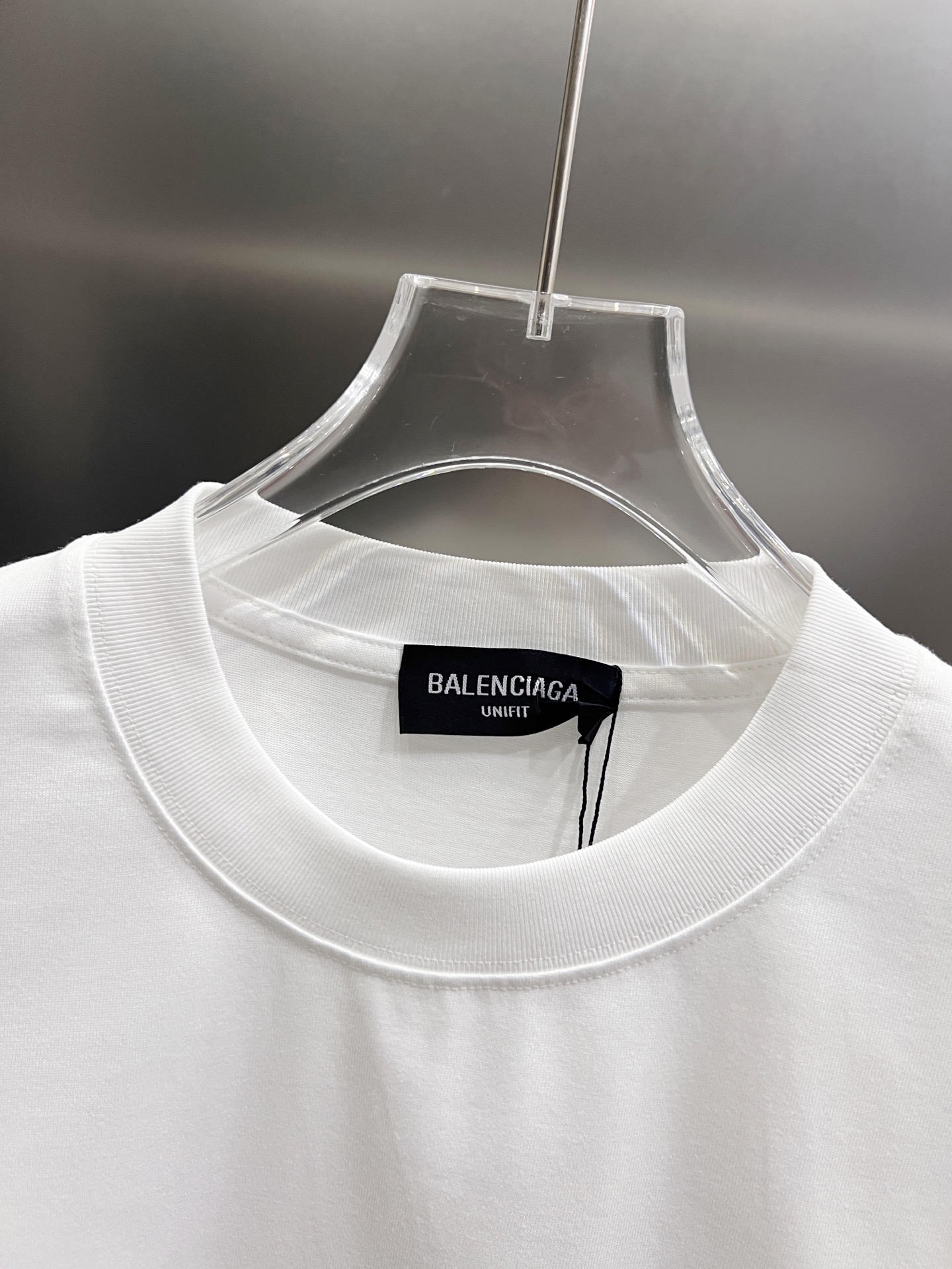 Balenciaga BAL 巴黎世家 2025秋冬新款 短袖T恤 logo印花+烫钻工艺 宽松版 S M L XL XXL 五个码 颜色：黑色 白色 安哥拉红