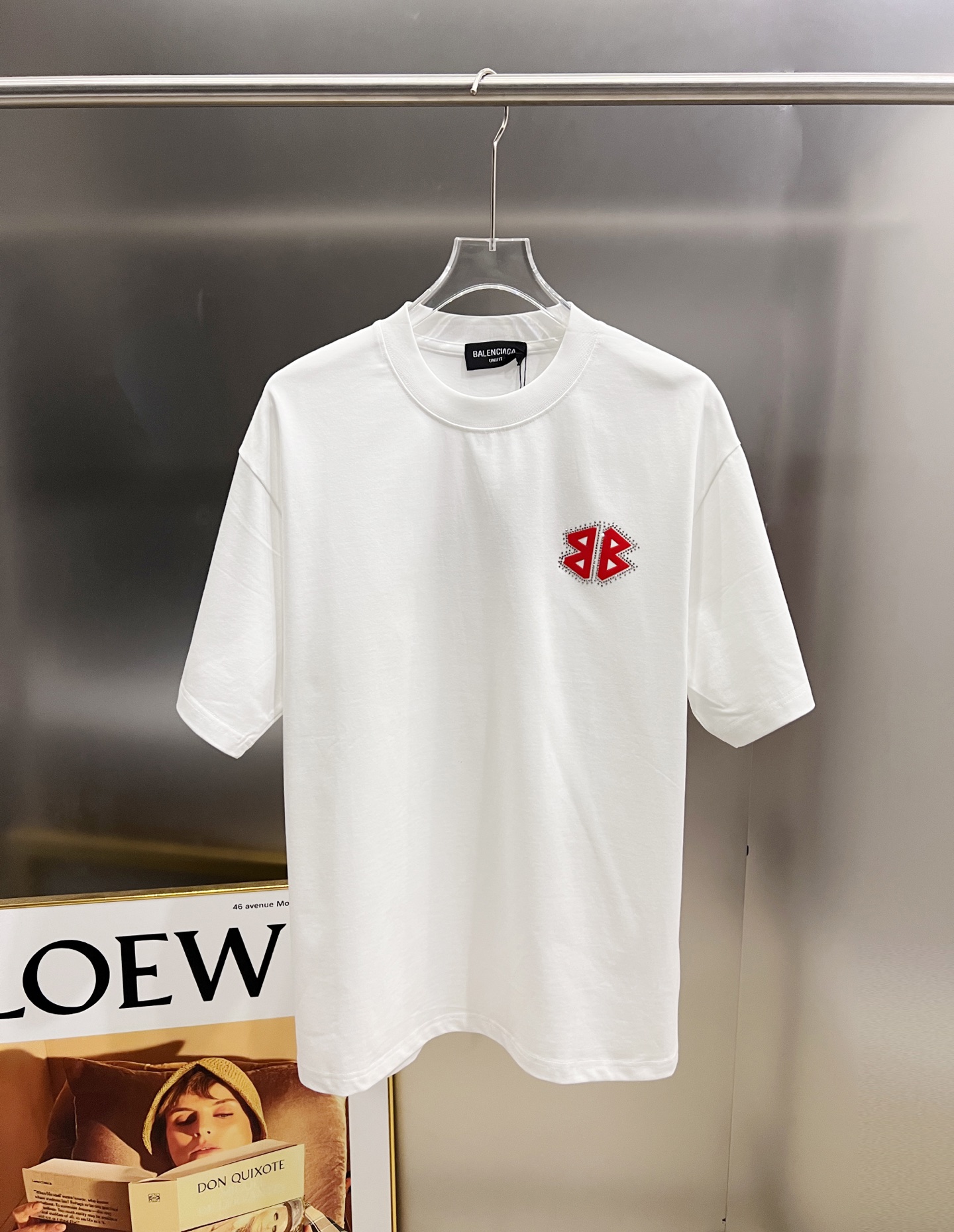 Balenciaga BAL 巴黎世家 2025秋冬新款 短袖T恤 logo印花+烫钻工艺 宽松版 S M L XL XXL 五个码 颜色：黑色 白色 安哥拉红