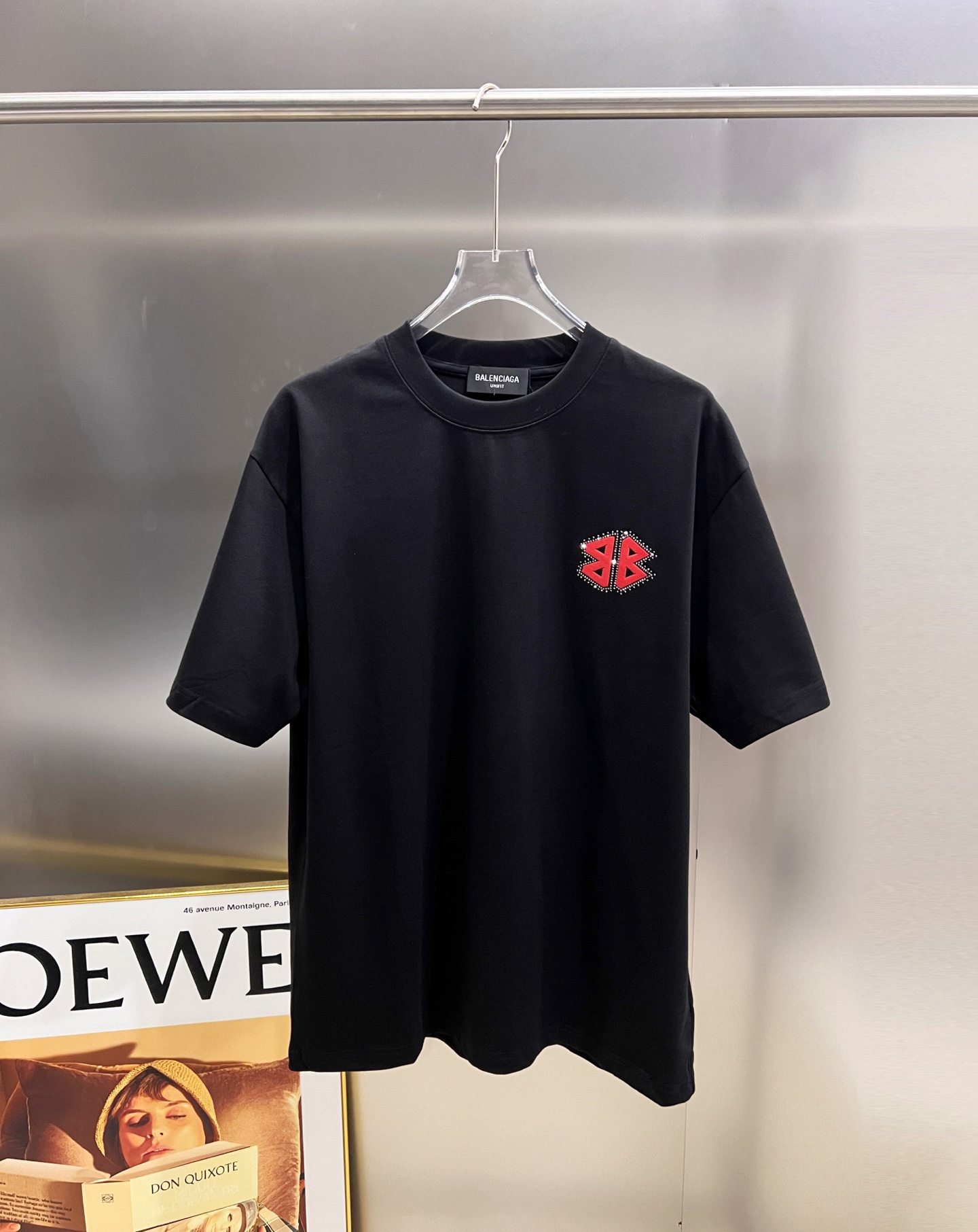 Balenciaga BAL 巴黎世家 2025秋冬新款 短袖T恤 logo印花+烫钻工艺 宽松版 S M L XL XXL 五个码 颜色：黑色 白色 安哥拉红