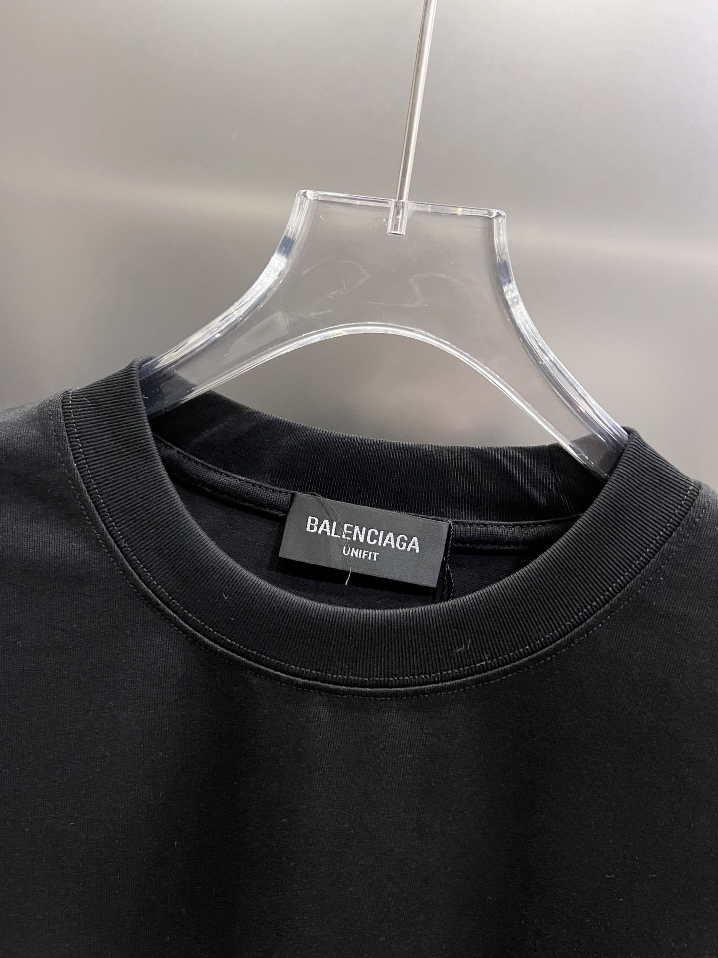 Balenciaga BAL 巴黎世家 2025秋冬新款 短袖T恤 logo印花+烫钻工艺 宽松版 S M L XL XXL 五个码 颜色：黑色 白色 安哥拉红