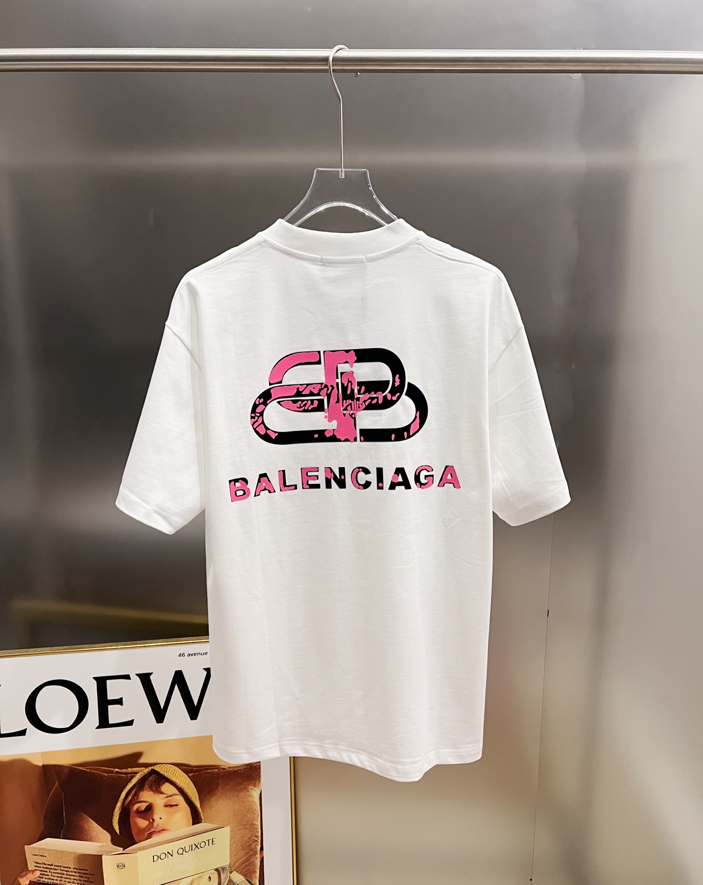 Balenciaga BAL 巴黎世家 2026春夏新款 圆领短袖t恤 字母发泡工艺+植绒印花 宽松版 S M L XL XXL 五个码 颜色：黑色 白色