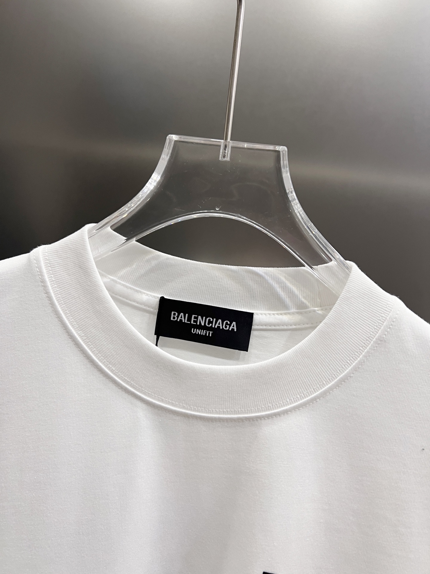 Balenciaga BAL 巴黎世家 2026春夏新款 圆领短袖t恤 字母发泡工艺+植绒印花 宽松版 S M L XL XXL 五个码 颜色：黑色 白色