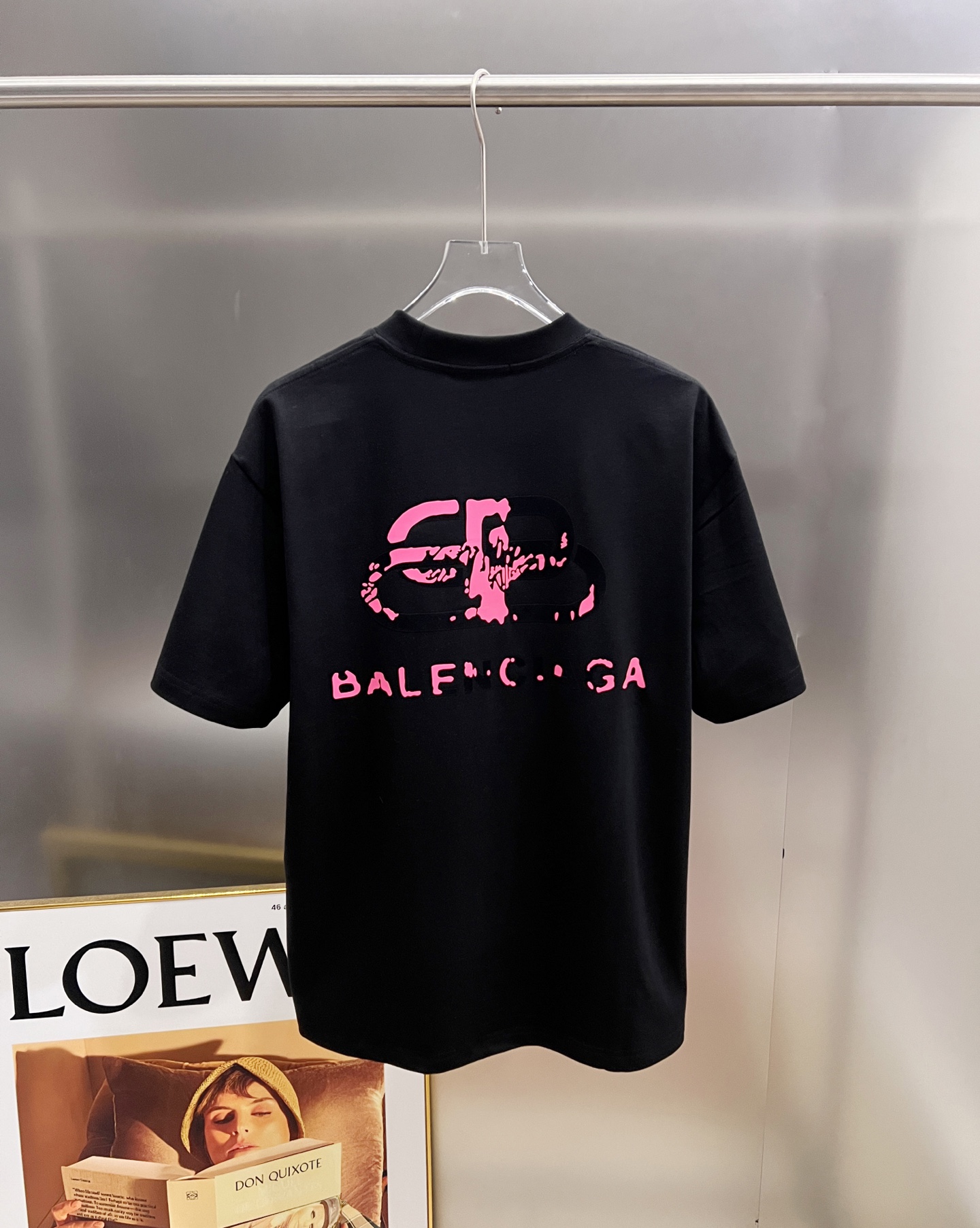 Balenciaga BAL 巴黎世家 2026春夏新款 圆领短袖t恤 字母发泡工艺+植绒印花 宽松版 S M L XL XXL 五个码 颜色：黑色 白色