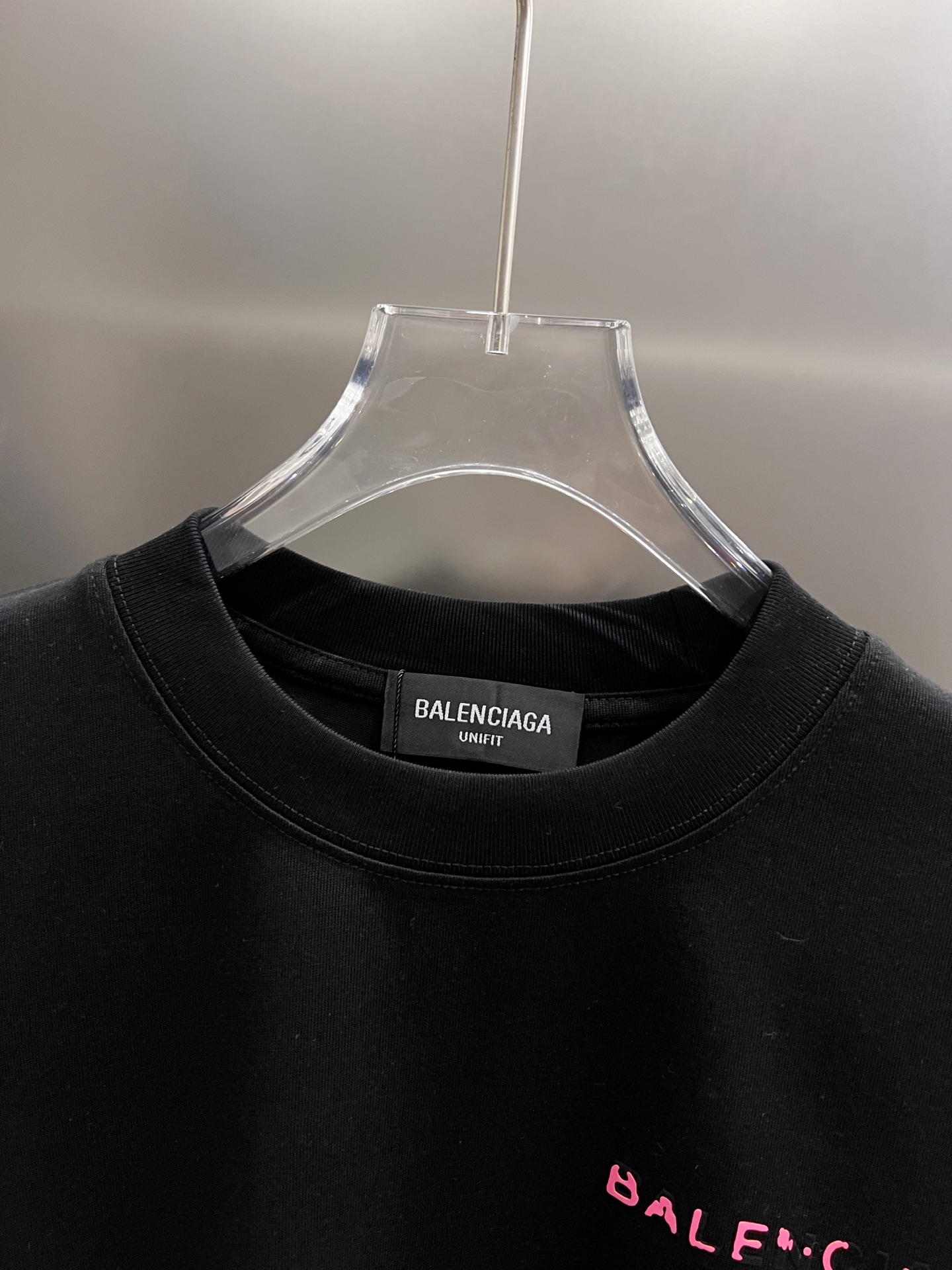 Balenciaga BAL 巴黎世家 2026春夏新款 圆领短袖t恤 字母发泡工艺+植绒印花 宽松版 S M L XL XXL 五个码 颜色：黑色 白色