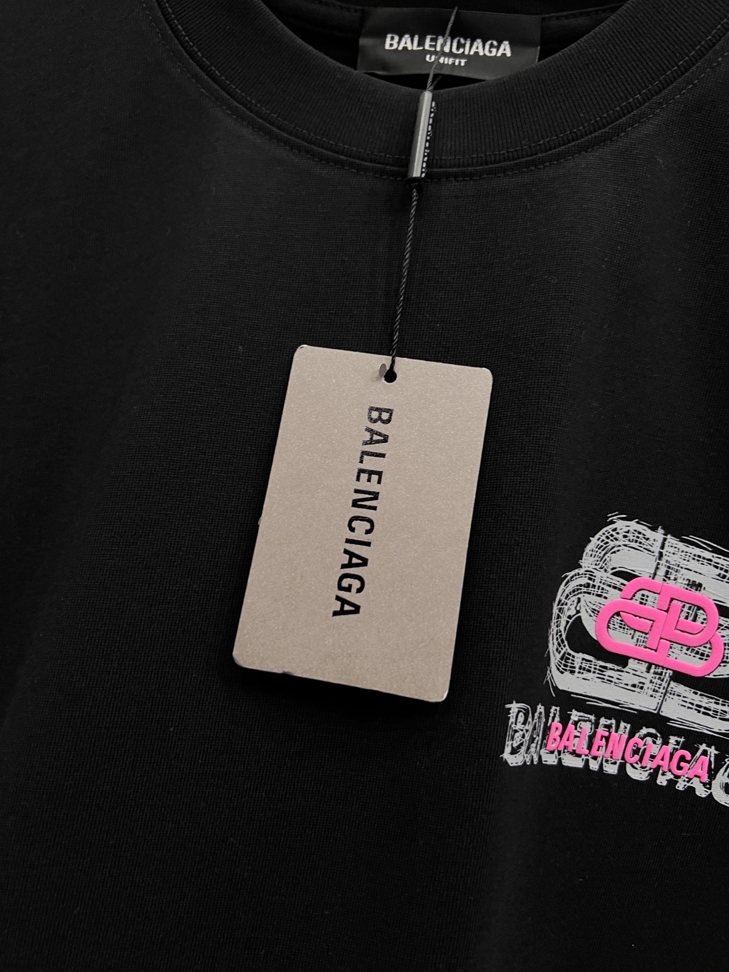Balenciaga BAL 巴黎世家 2026春夏新款 短袖T恤 新款logo立体发泡工艺 宽松版 S M L XL XXL 五个码 颜色：黑色 白色 安哥拉红