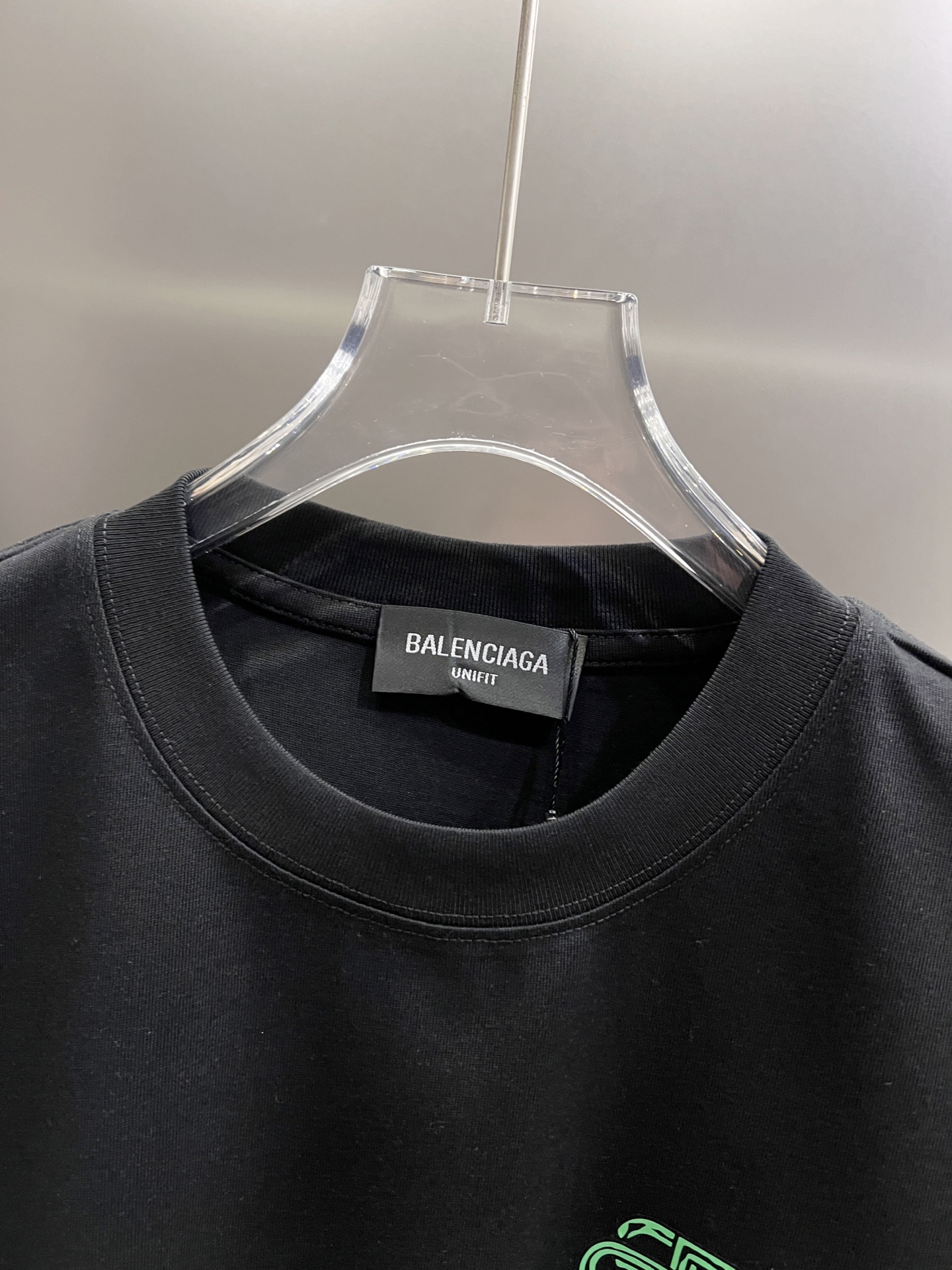 Balenciaga BAL 巴黎世家 2026春夏新款 短袖T恤 新款logo立体工艺 宽松版 S M L XL XXL 五个码 颜色：黑色 白色 安哥拉红
