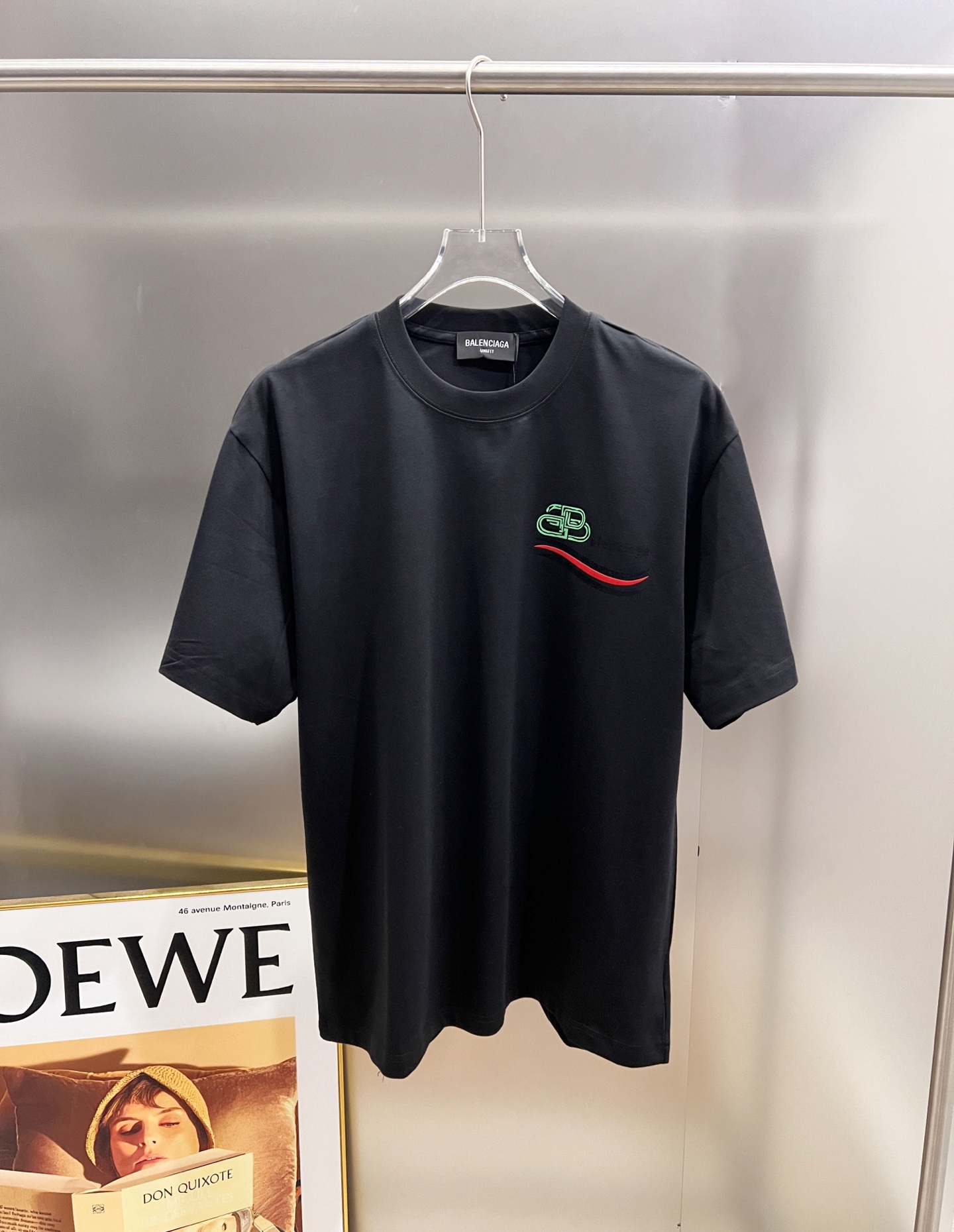 Balenciaga BAL 巴黎世家 2026春夏新款 短袖T恤 新款logo立体工艺 宽松版 S M L XL XXL 五个码 颜色：黑色 白色 安哥拉红