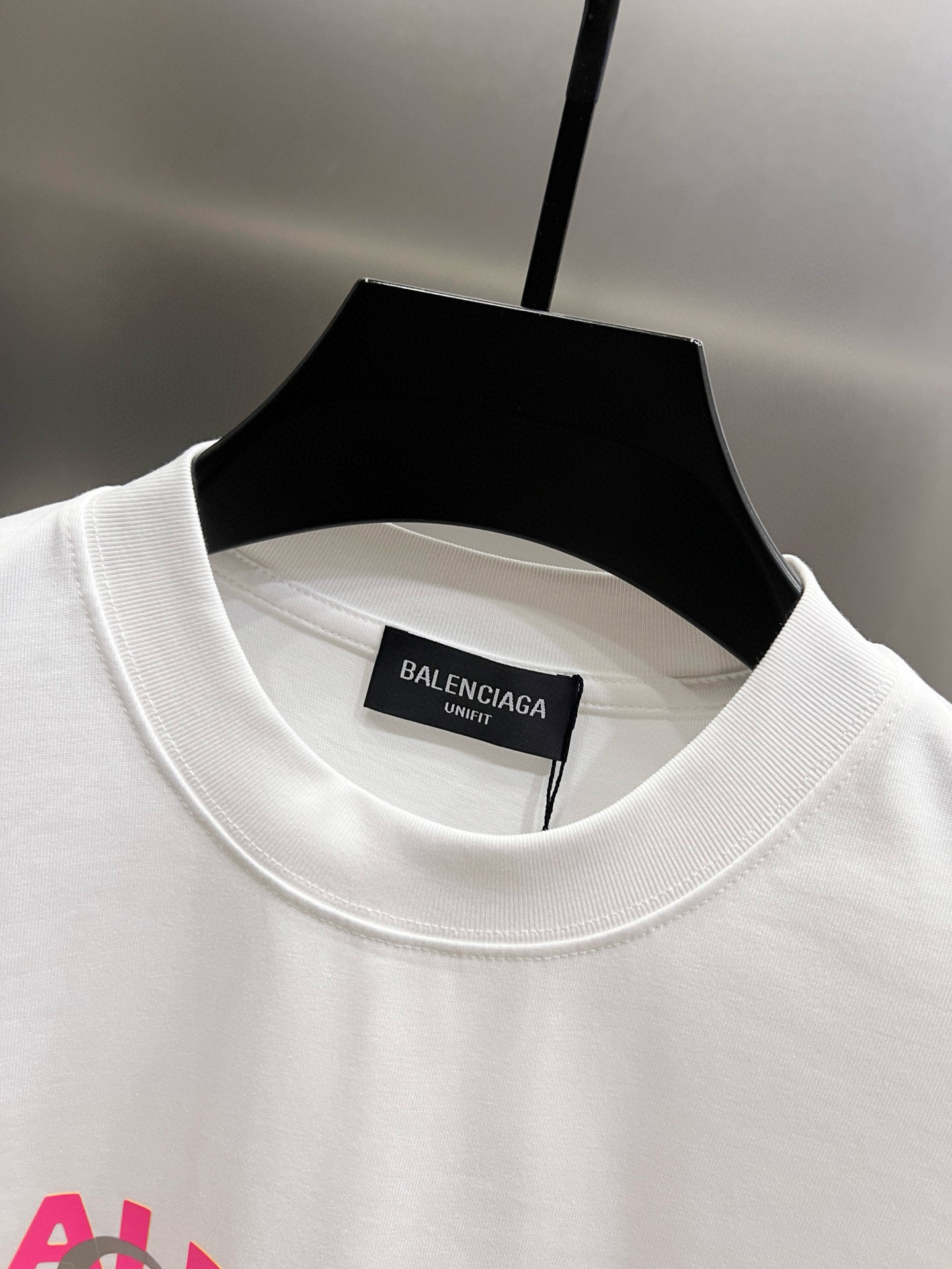 Balenciaga BAL 巴黎世家 2026春夏新款 短袖T恤 新款logo立体工艺 宽松版 S M L XL XXL 五个码 颜色：黑色 白色
