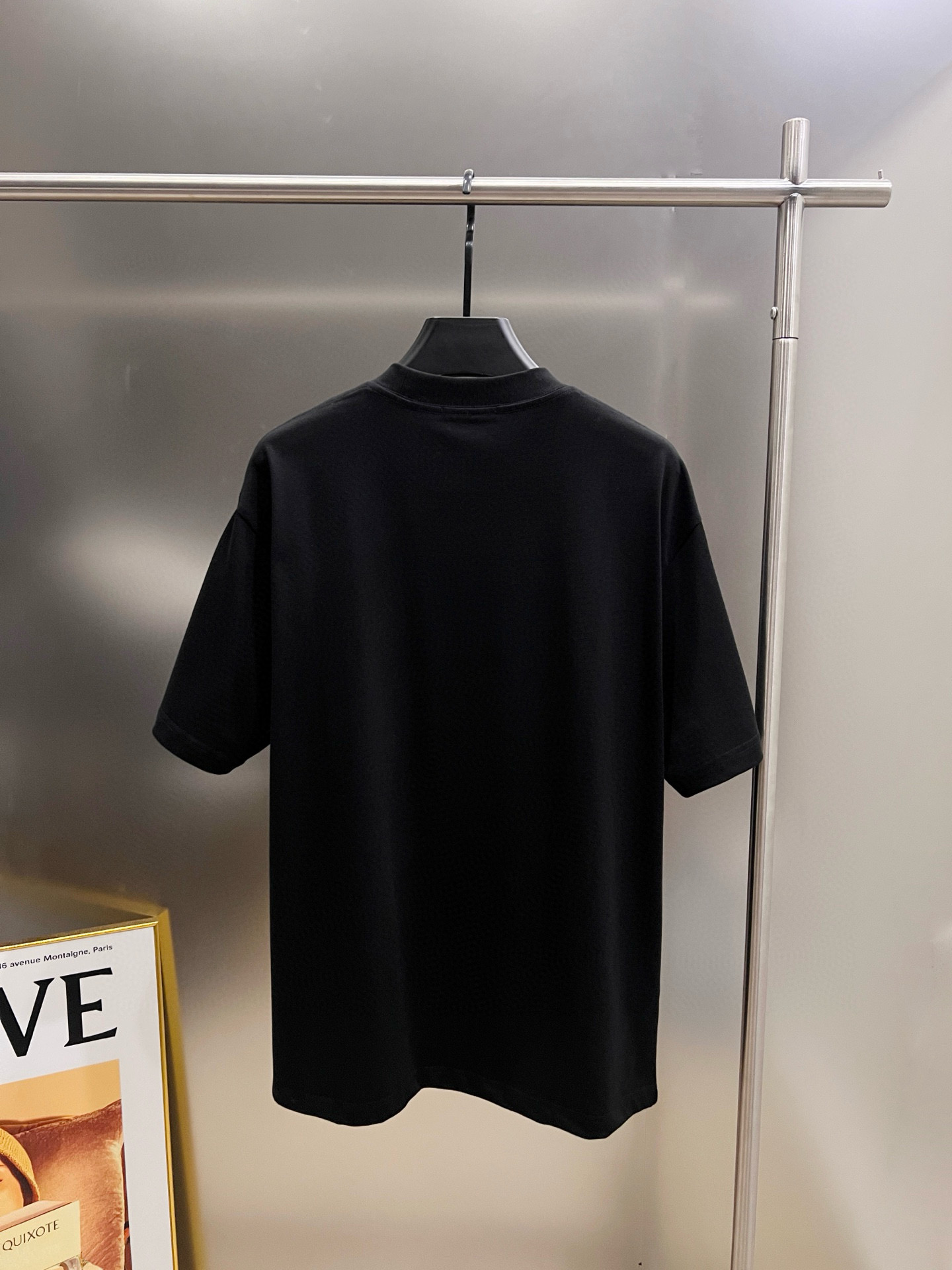 Balenciaga BAL 巴黎世家 2026春夏新款 短袖T恤 新款logo立体工艺 宽松版 S M L XL XXL 五个码 颜色：黑色 白色