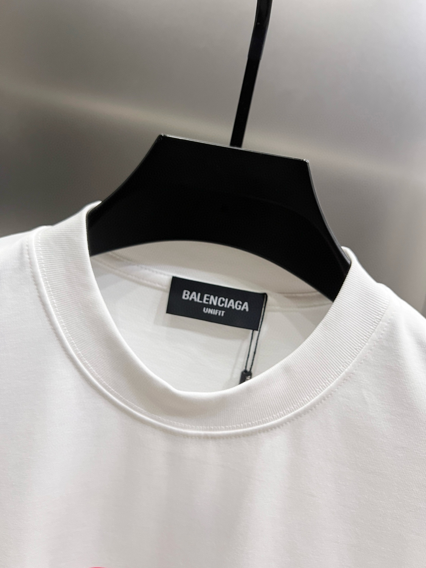 Balenciaga BAL 巴黎世家 2026春夏新款 圆领短袖t恤 字母发泡工艺+植绒印花 宽松版 S M L XL XXL 五个码 颜色：黑色 白色
