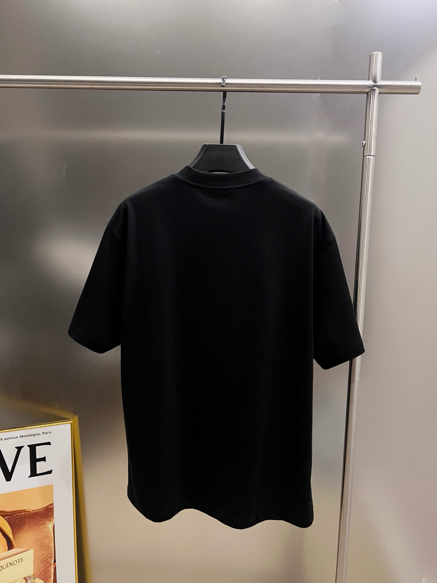 Balenciaga BAL 巴黎世家 2026春夏新款 圆领短袖t恤 字母发泡工艺+植绒印花 宽松版 S M L XL XXL 五个码 颜色：黑色 白色