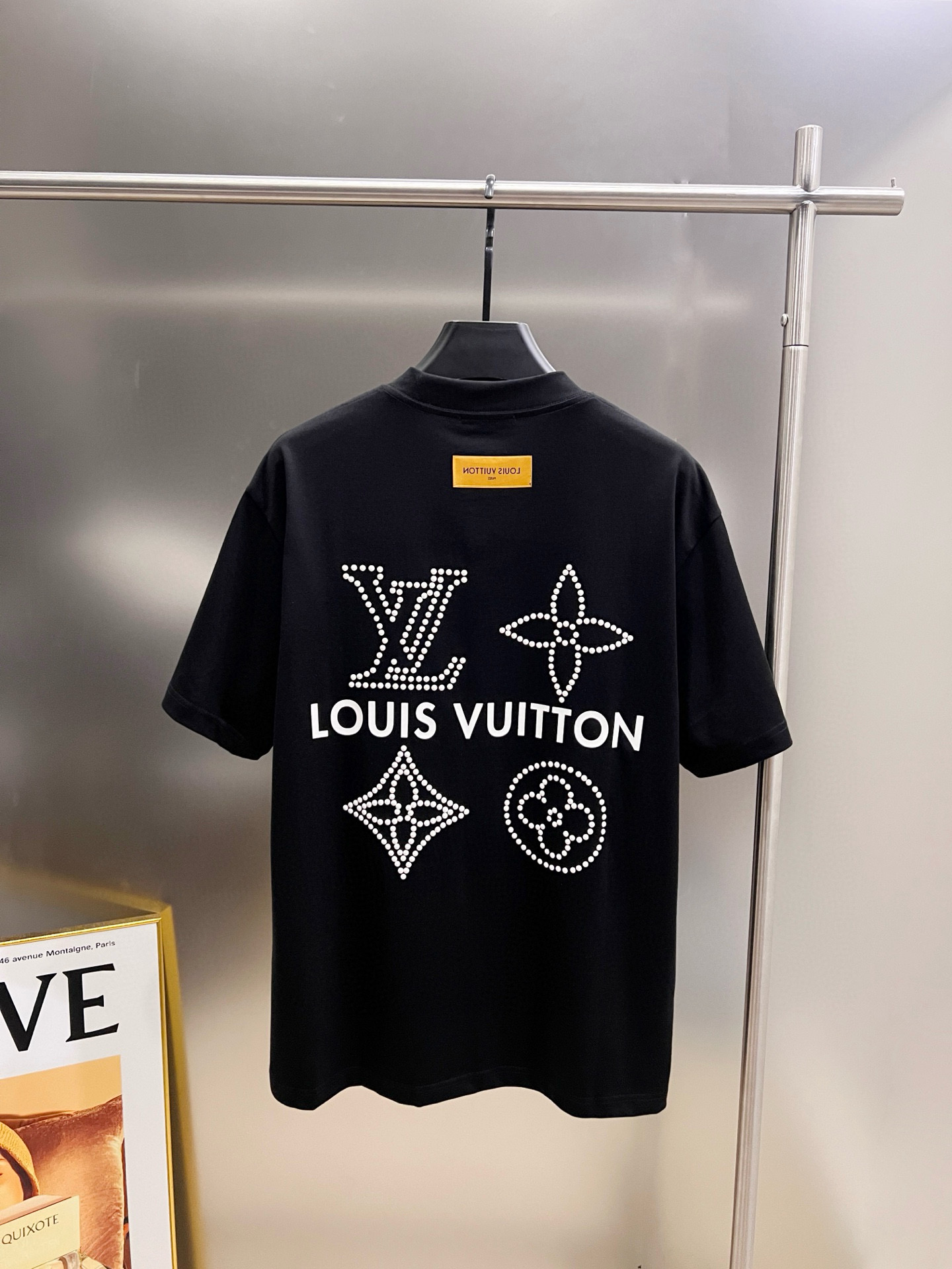 P80 1v Louis * 2026 primavera y verano nuevo estilo Letra clásica Diseño artesanal de diamantes de perlas tridimensiona…