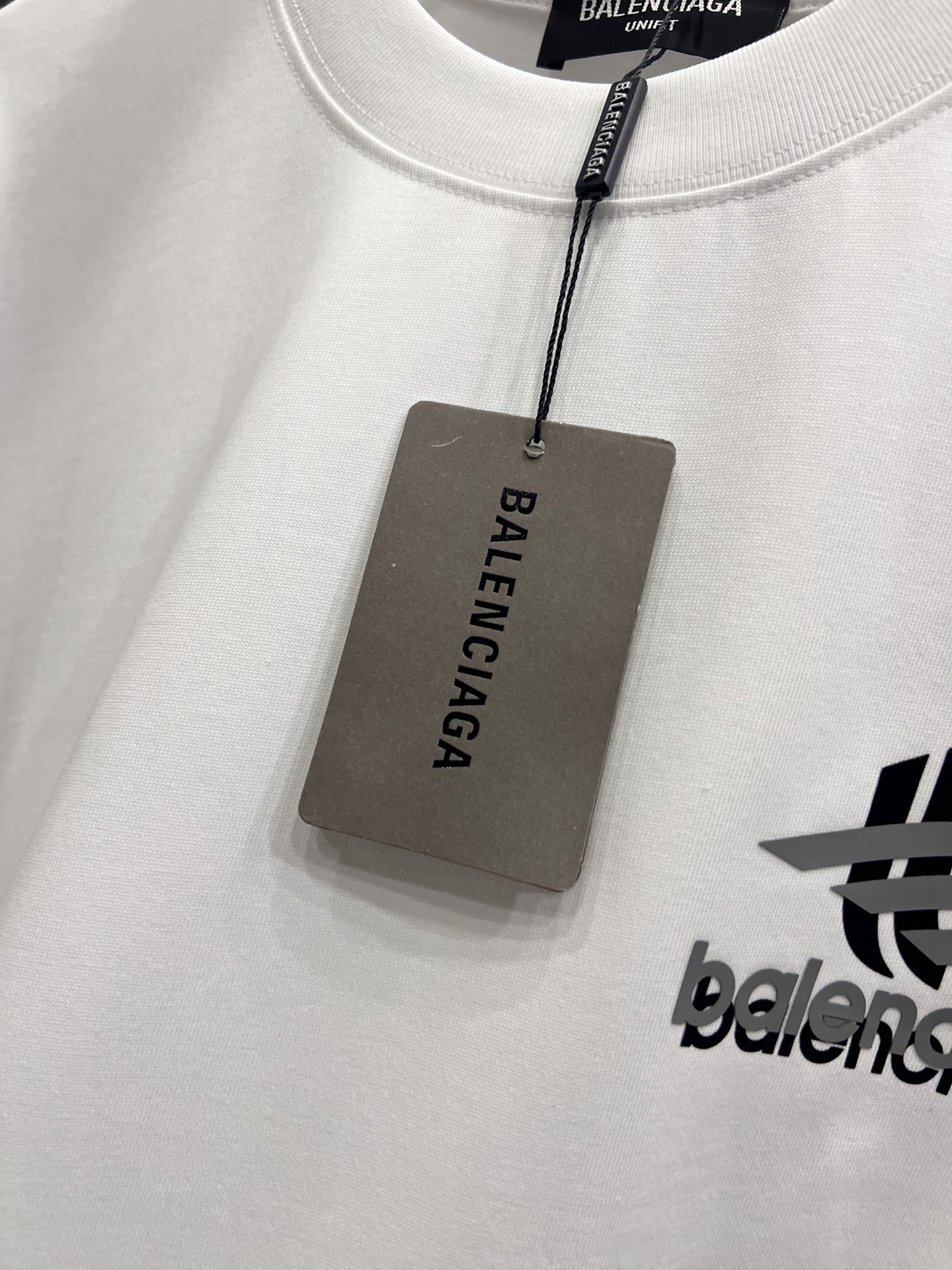 Balenciaga BAL 巴黎世家 2026春夏新款 短袖T恤 新款logo立体工艺 高端版本 透气舒适度高