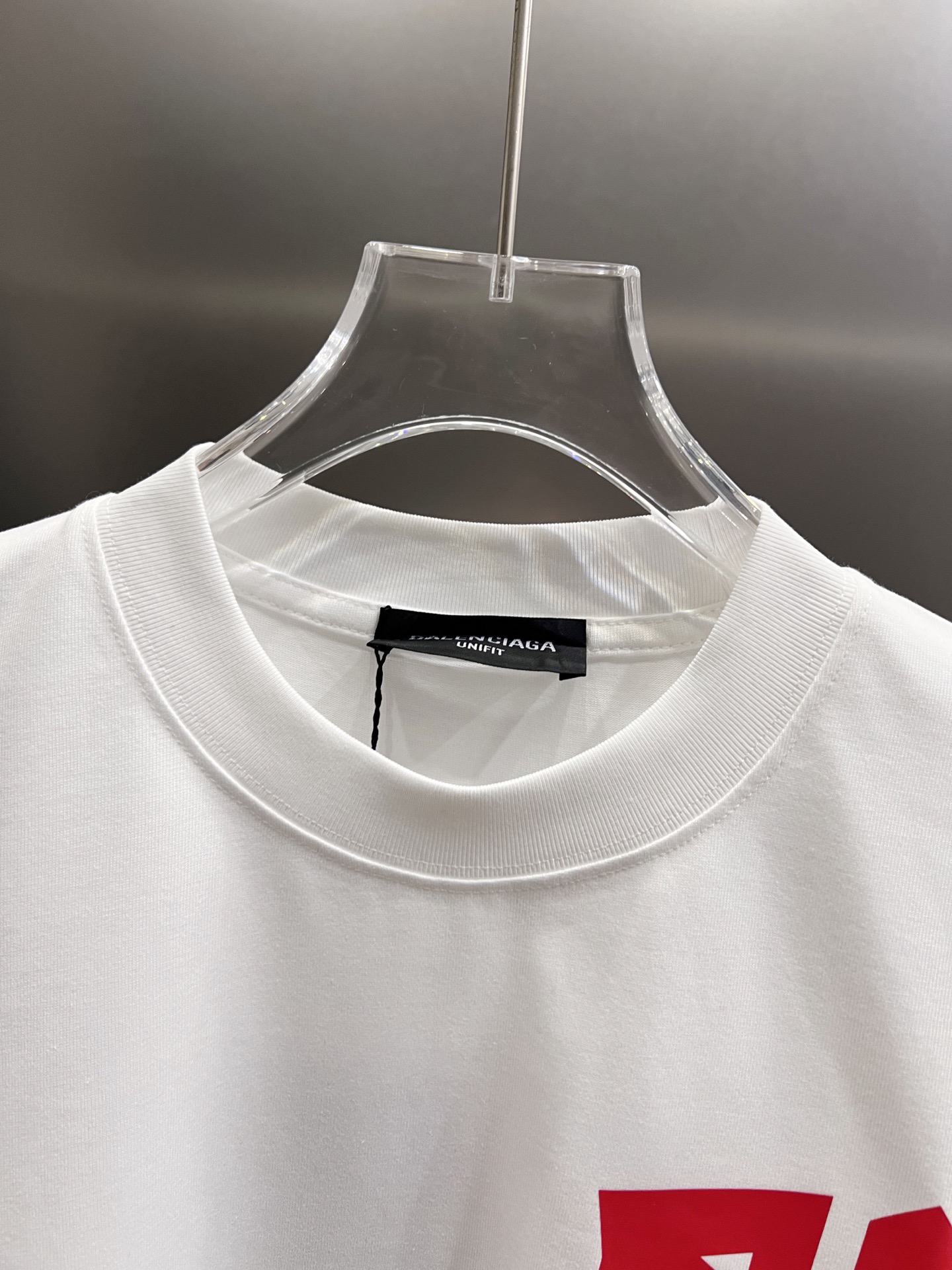 Balenciaga BAL 巴黎世家 2026春夏新款 短袖T恤 新款logo立体工艺 宽松版 S M L XL XXL 五个码 颜色：黑色 白色