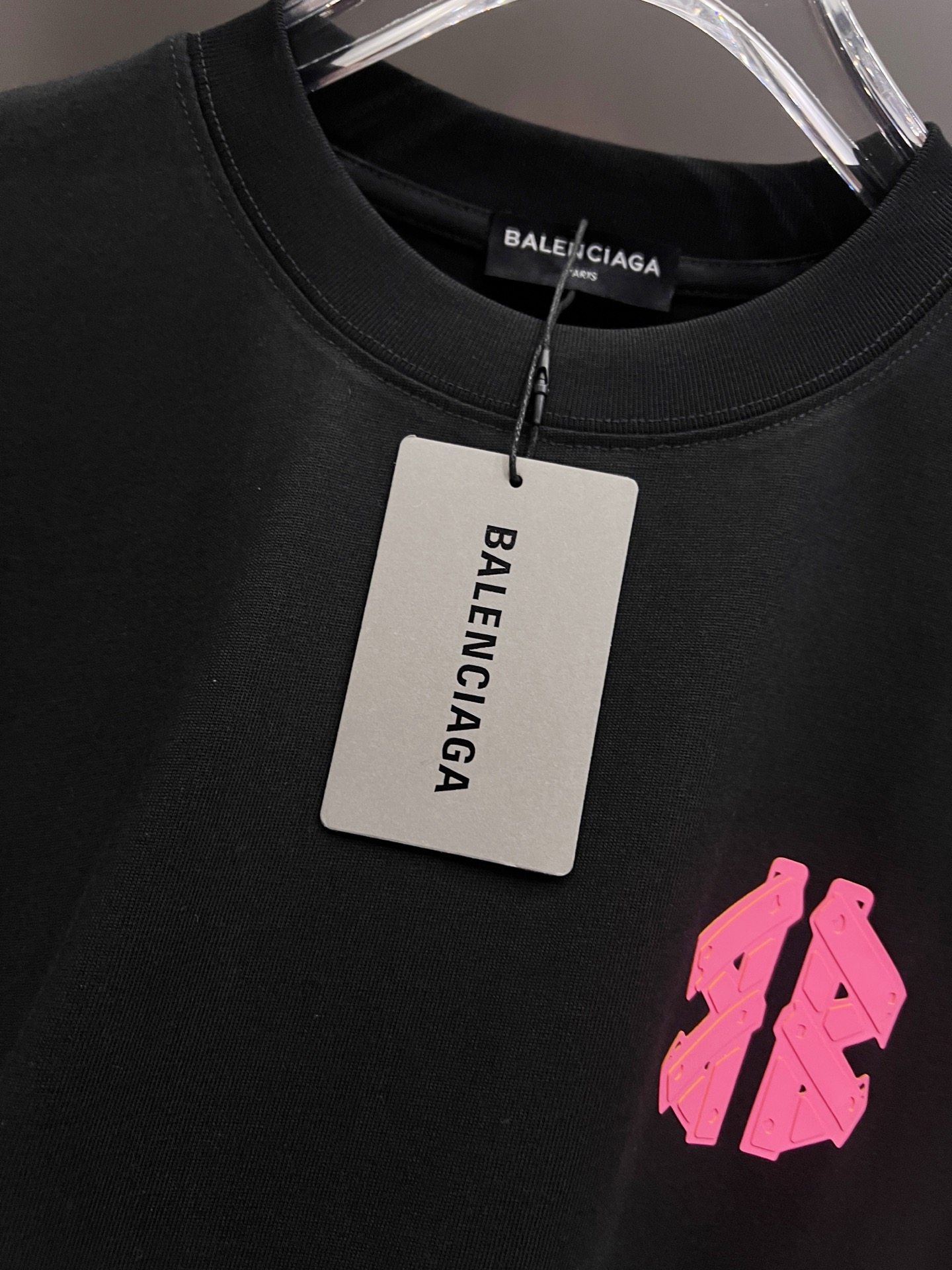 Balenciaga BAL 巴黎世家 2026春夏新款 短袖T恤 新款 简约logo立体工艺 非常 前卫的 宽松版 S M L XL XXL 五个码 颜色 黑色 白色 灰色 玫红 莹光绿