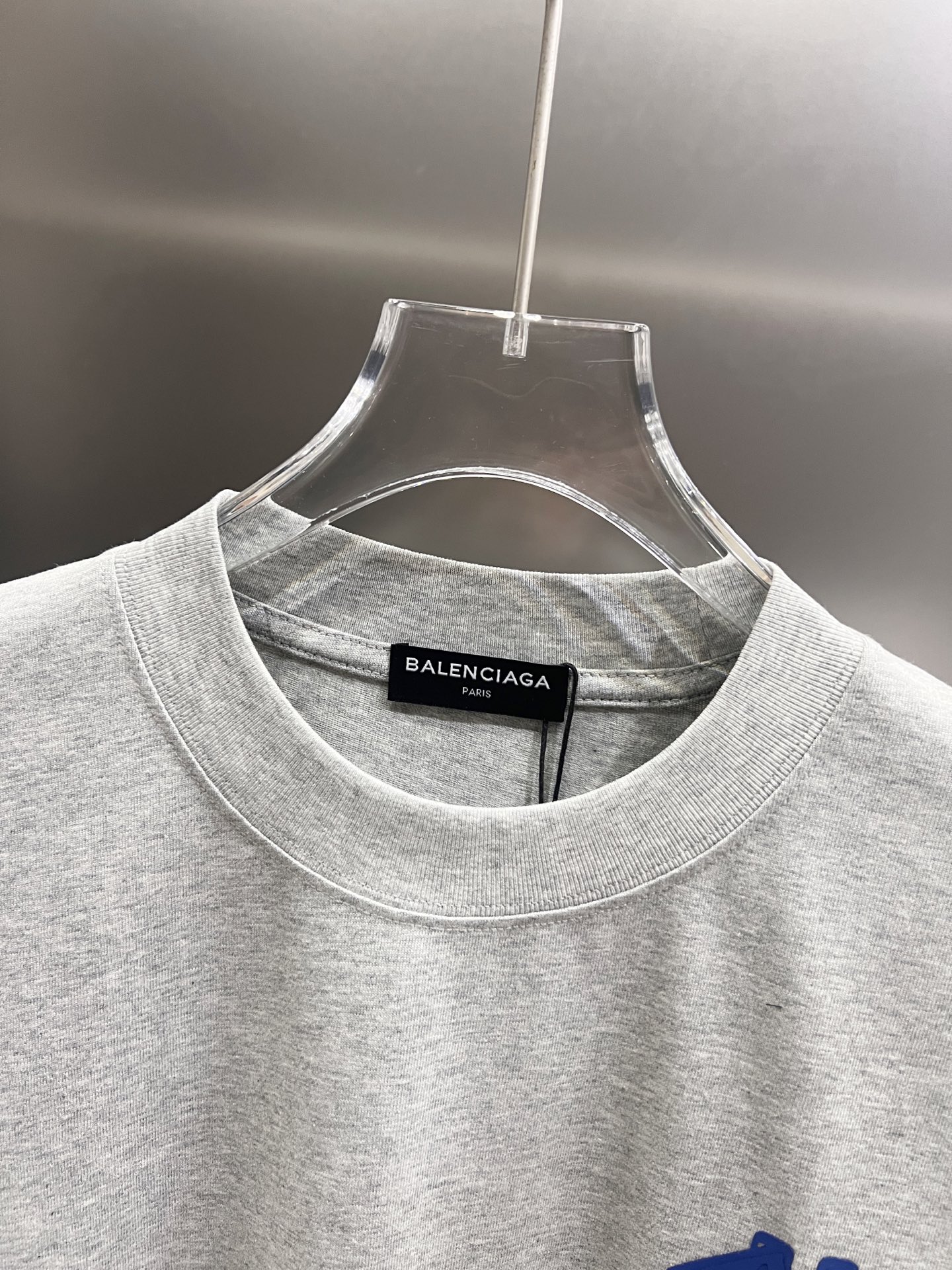 Balenciaga BAL 巴黎世家 2026春夏新款 短袖T恤 新款 简约logo立体工艺 非常 前卫的 宽松版 S M L XL XXL 五个码 颜色 黑色 白色 灰色 玫红 莹光绿