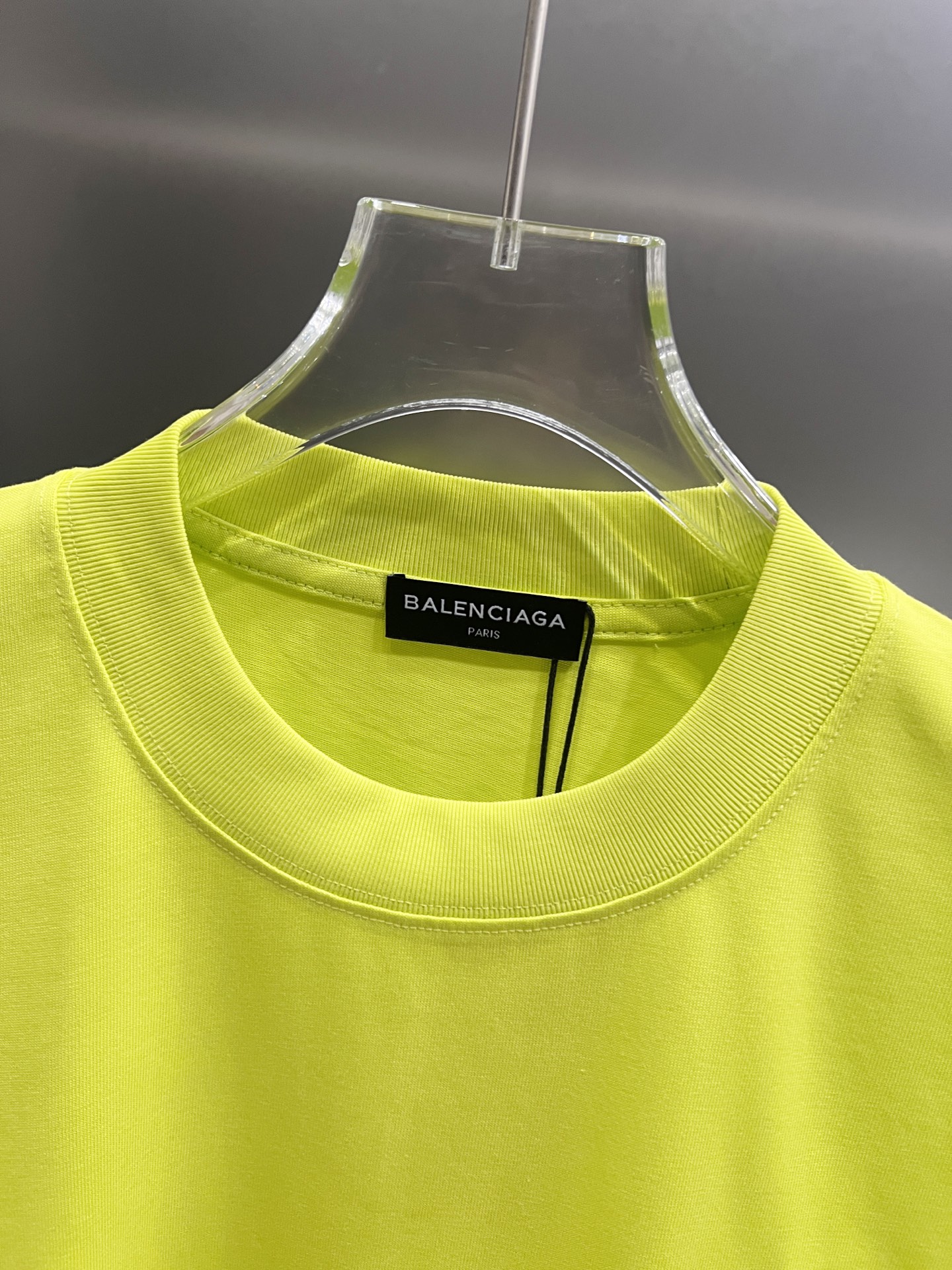 Balenciaga BAL 巴黎世家 2026春夏新款 短袖T恤 新款 简约logo立体工艺 非常 前卫的 宽松版 S M L XL XXL 五个码 颜色 黑色 白色 灰色 玫红 莹光绿