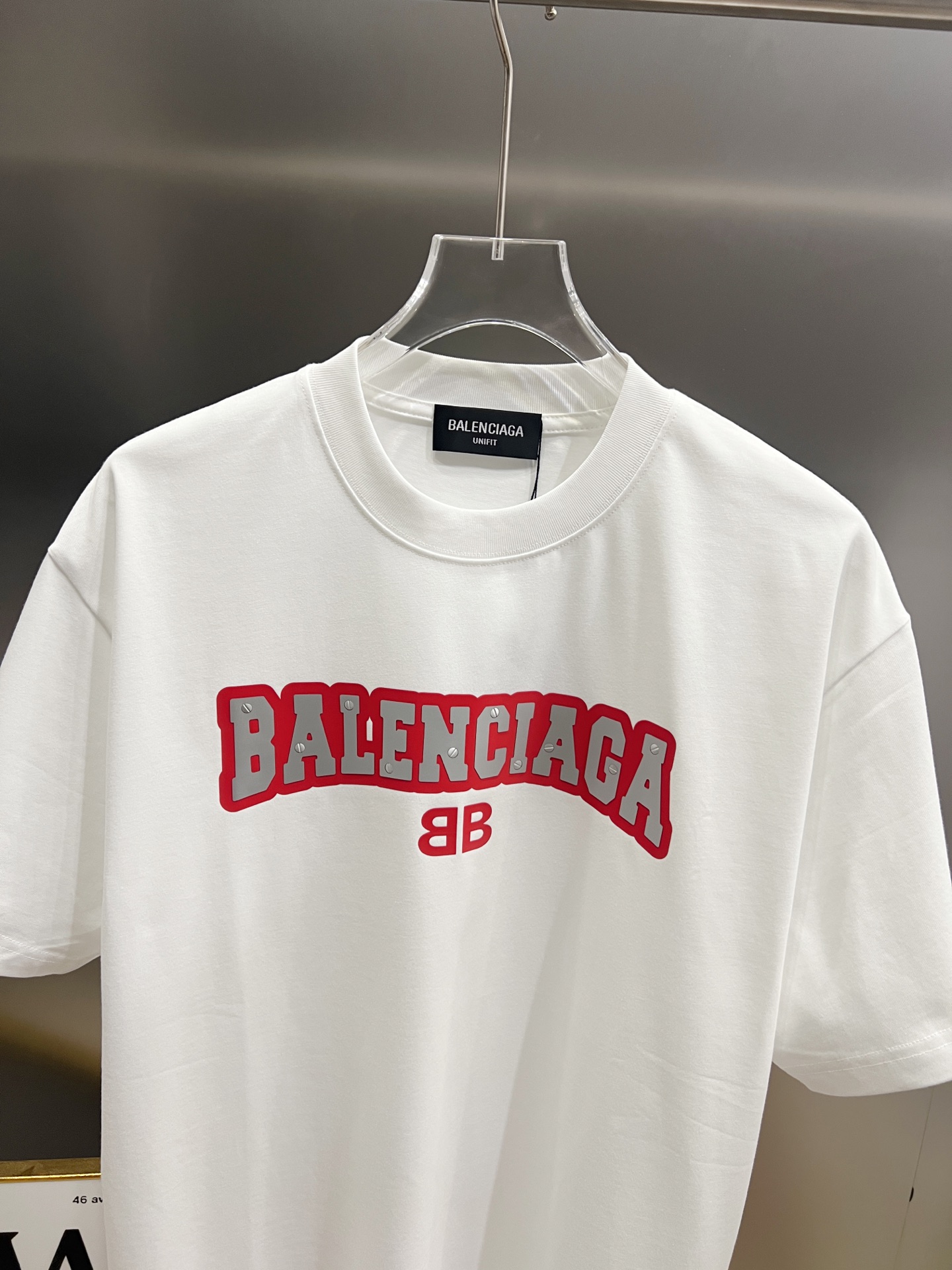 Balenciaga BAL 巴黎世家 2026春夏新款 短袖T恤 新款 简约logo立体工艺 非常 前卫的 宽松版 S M L XL XXL 五个码 颜色 黑色 白色 灰色