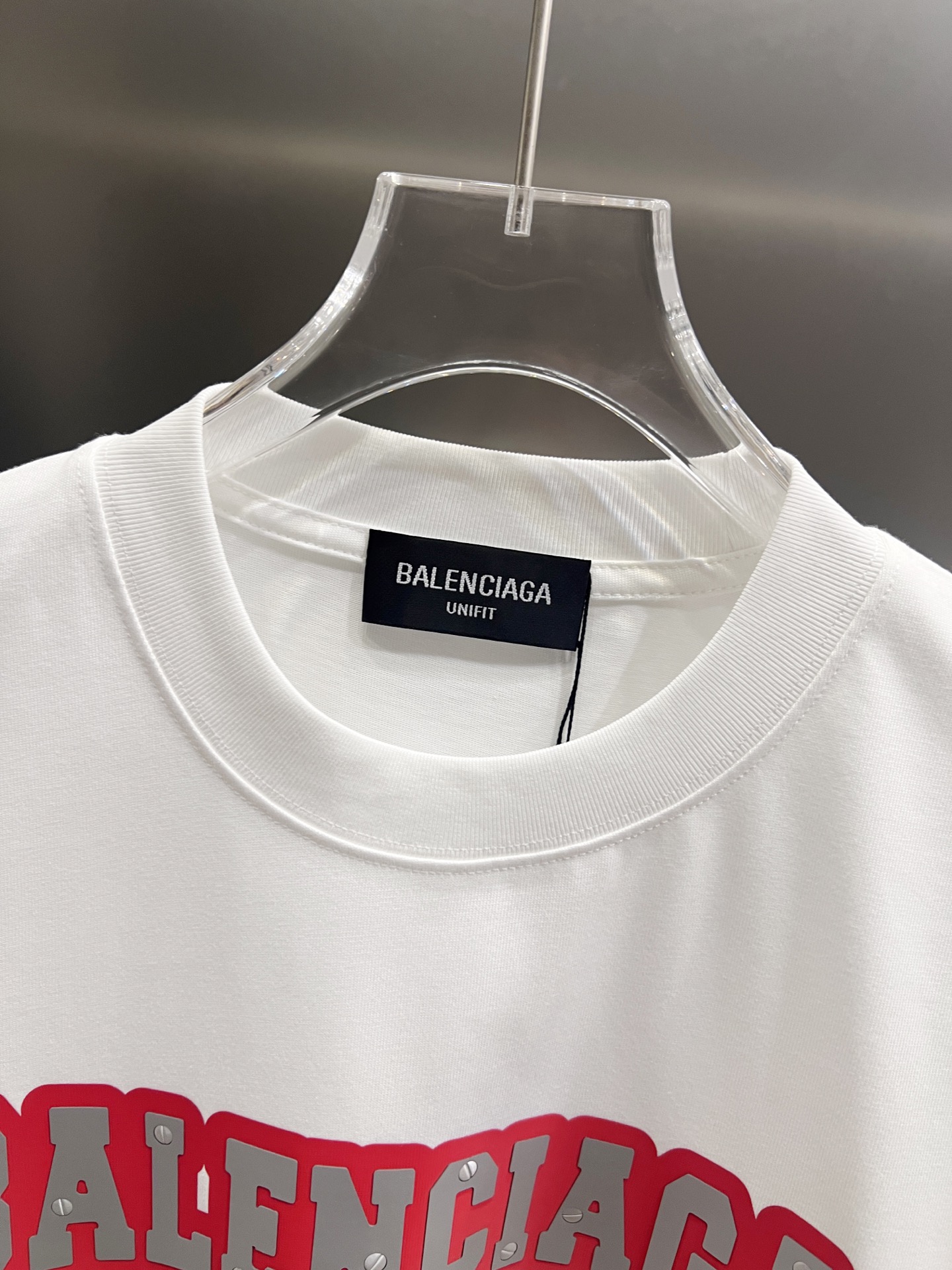 Balenciaga BAL 巴黎世家 2026春夏新款 短袖T恤 新款 简约logo立体工艺 非常 前卫的 宽松版 S M L XL XXL 五个码 颜色 黑色 白色 灰色