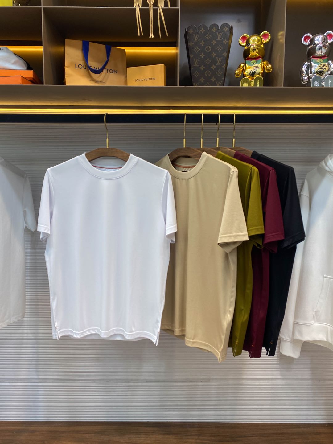    。LSS春夏新款顶级优质丝光棉布圆领短Tee，独家专供男士后领标识刺绣休闲纯色短袖T恤衫！贸易公司