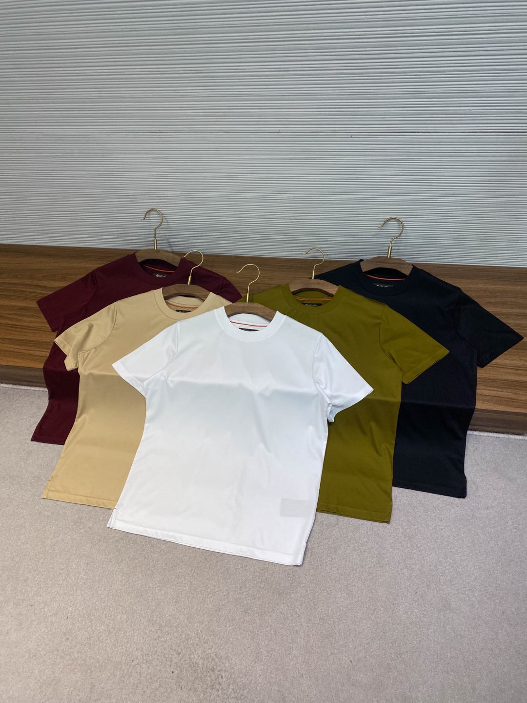    。LSS春夏新款顶级优质丝光棉布圆领短Tee，独家专供男士后领标识刺绣休闲纯色短袖T恤衫！贸易公司