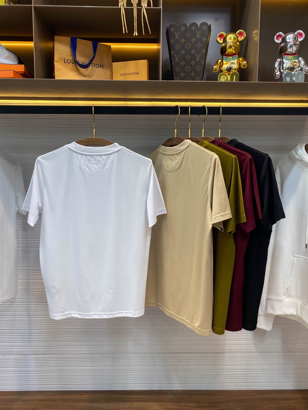    。LSS春夏新款顶级优质丝光棉布圆领短Tee，独家专供男士后领标识刺绣休闲纯色短袖T恤衫！贸易公司