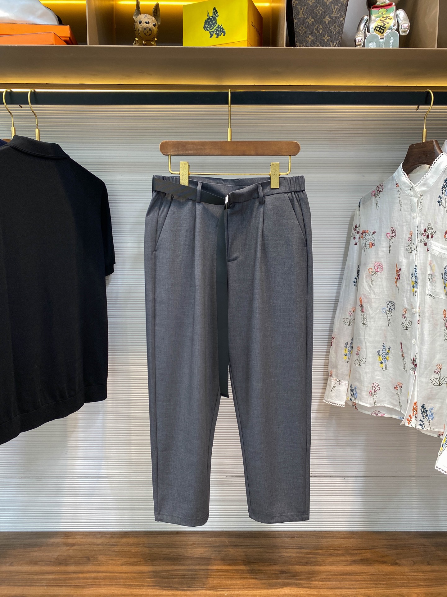 P924-MM6 25SS Grey Ricin Belts: Fashionable & Comfortable Male Pants with Unique Design